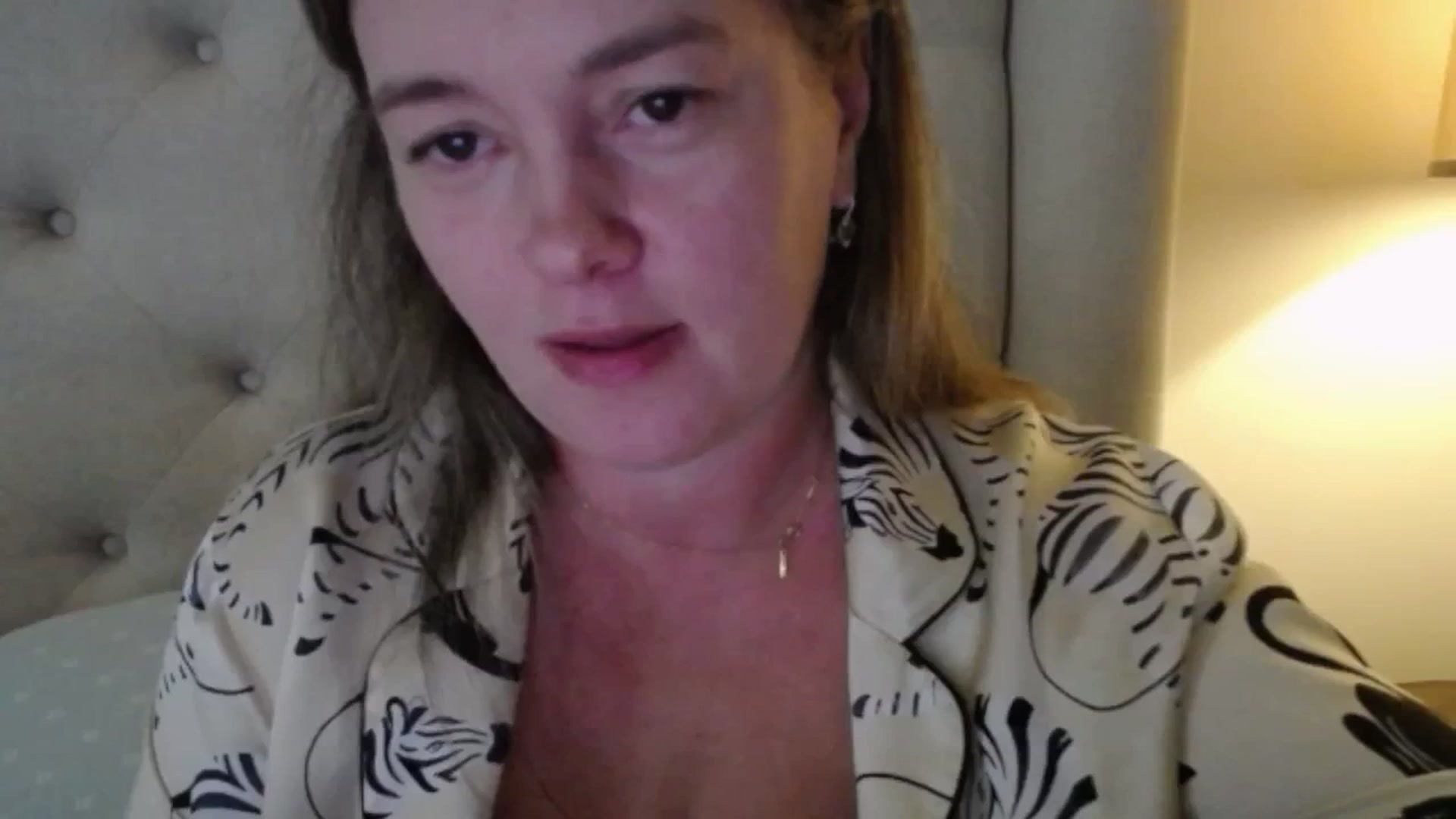 Gallery image thumbnail from J0llye's myfreecams stream on, 10/15/2025, 16:10 image 11 of 20