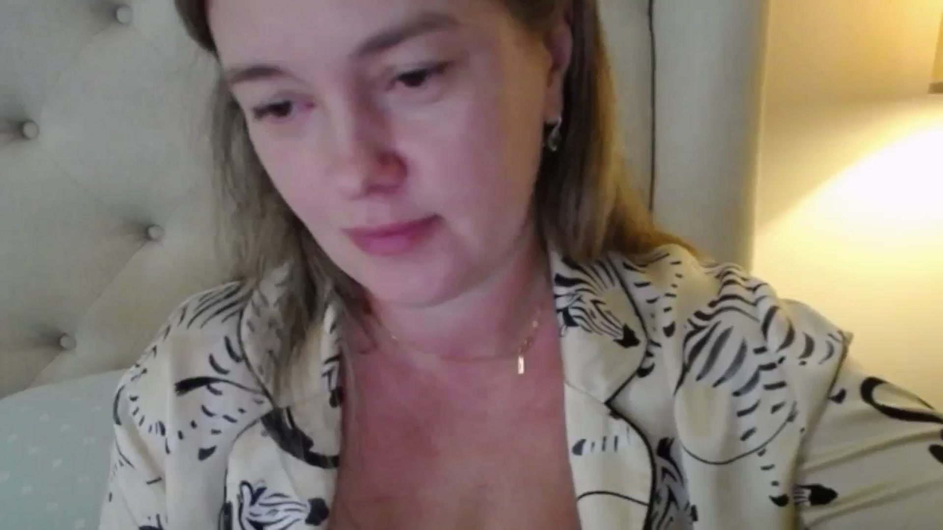 Gallery image thumbnail from J0llye's myfreecams stream on, 10/15/2025, 16:10 image 18 of 20