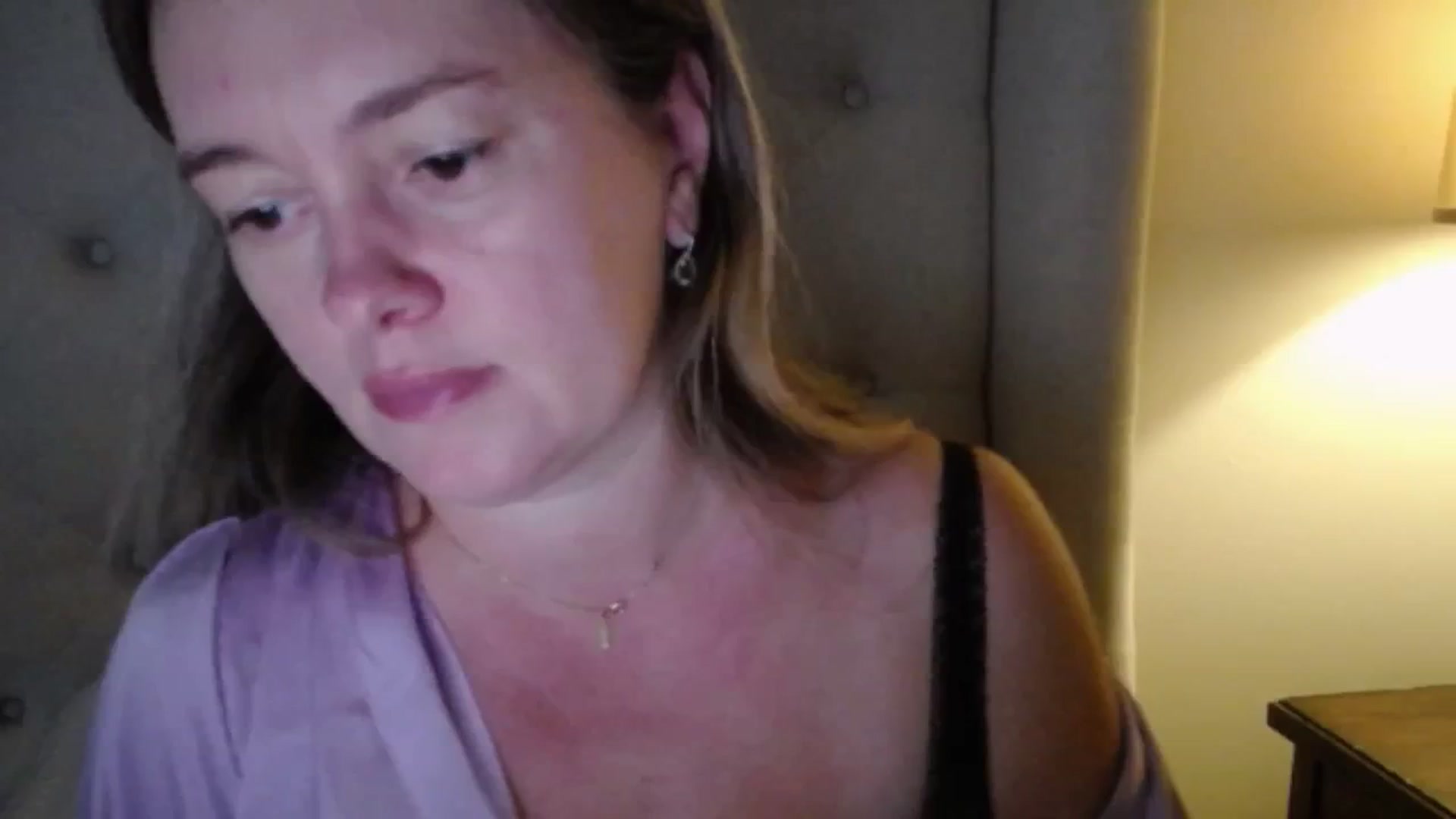 Gallery image thumbnail from J0llye's myfreecams stream on, 10/19/2025, 20:07 image 9 of 20