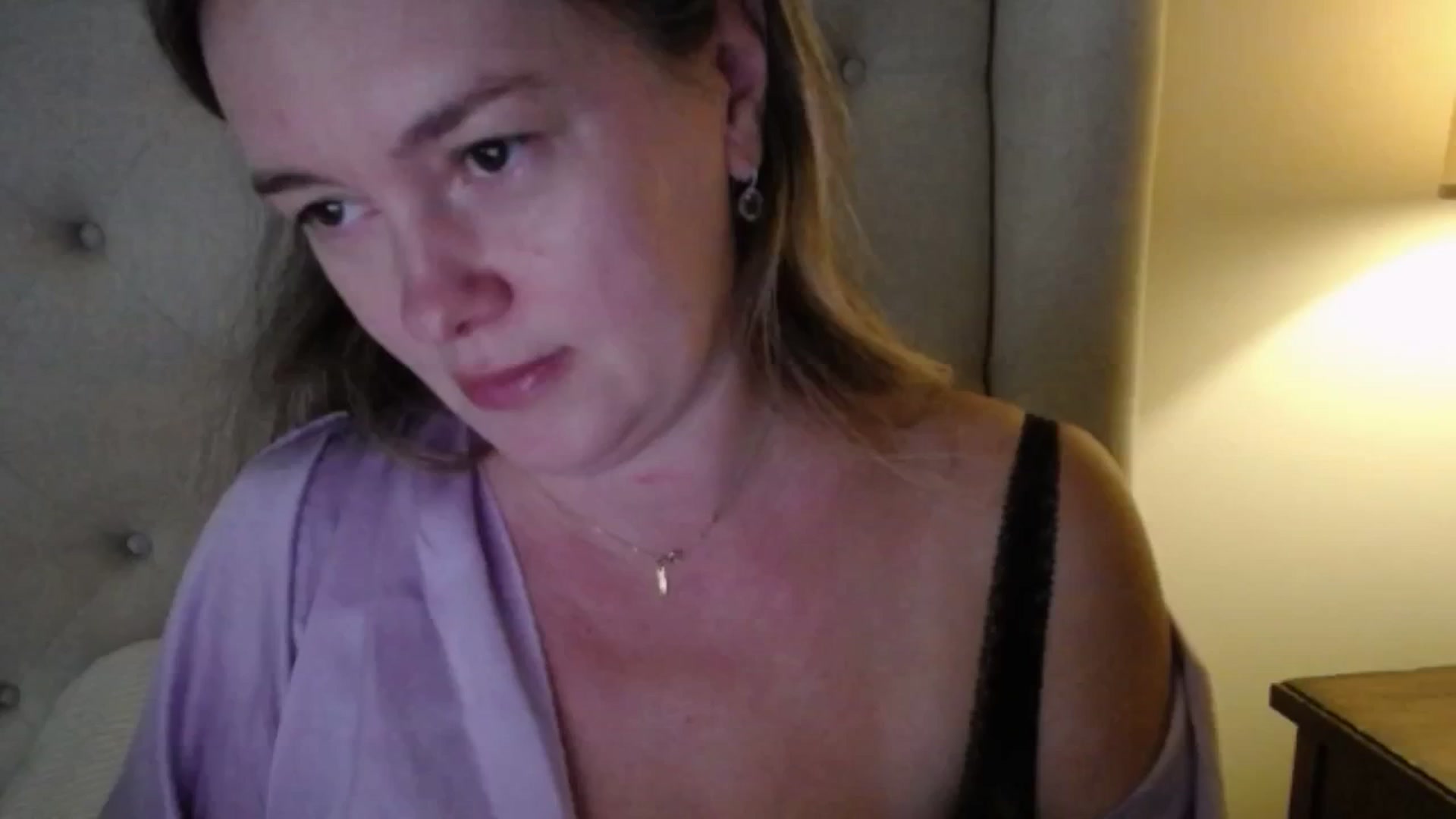 Gallery image thumbnail from J0llye's myfreecams stream on, 10/19/2025, 20:07 image 5 of 20