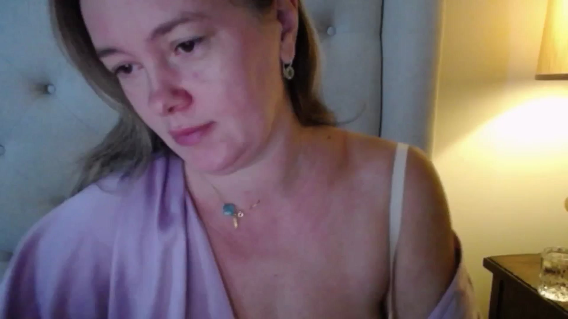 Gallery image thumbnail from J0llye's myfreecams stream on, 10/21/2025, 14:42 image 6 of 20