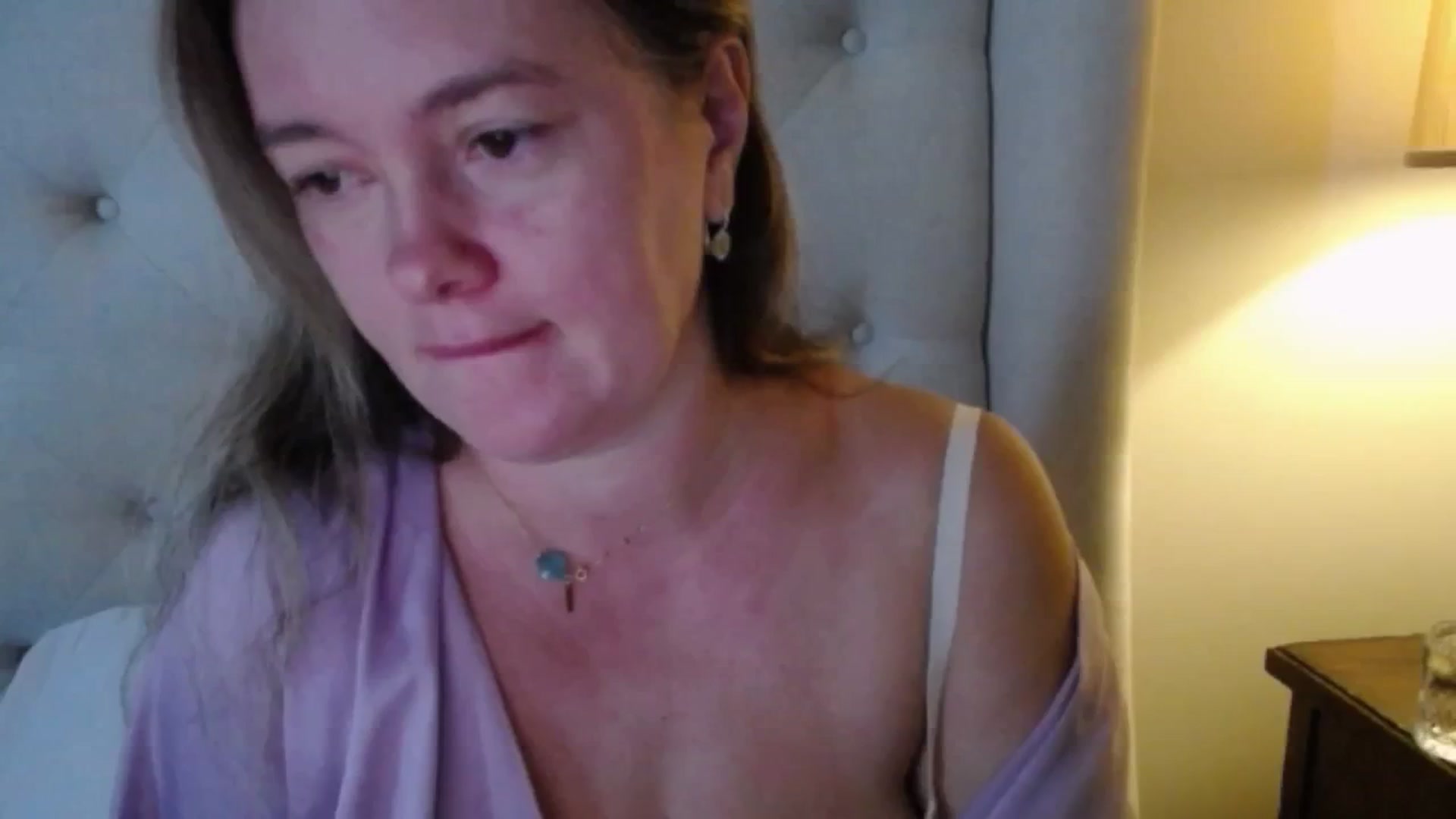 Gallery image thumbnail from J0llye's myfreecams stream on, 10/21/2025, 14:42 image 18 of 20