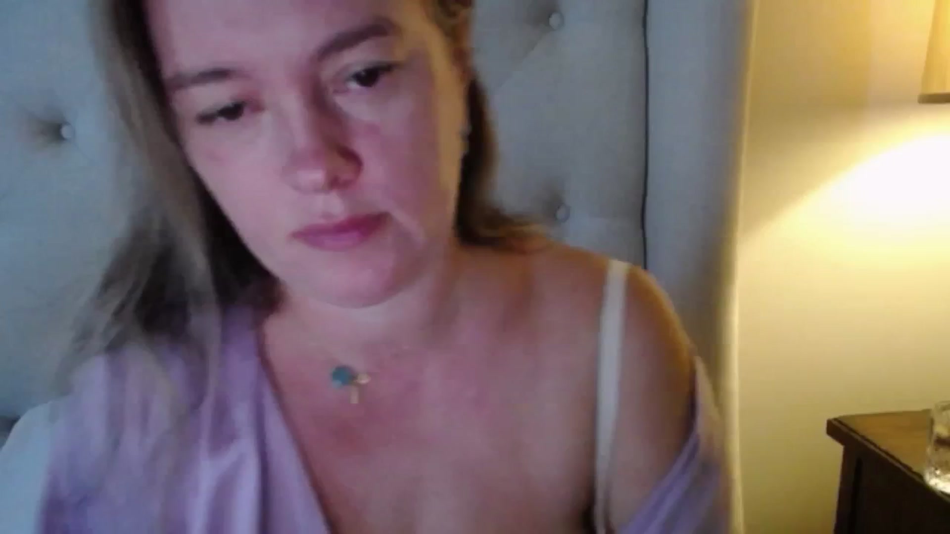 Gallery image thumbnail from J0llye's myfreecams stream on, 10/21/2025, 14:42 image 19 of 20