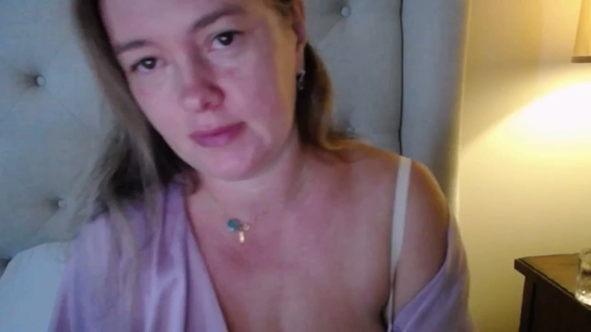Gallery image thumbnail from J0llye's myfreecams stream on, 10/21/2025, 14:42 image 20 of 20