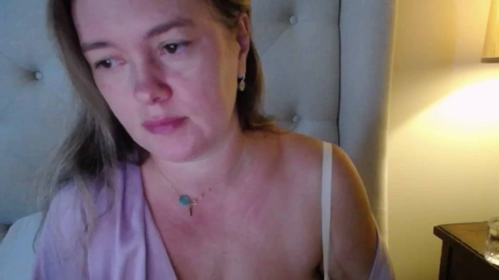 Gallery image thumbnail from J0llye's myfreecams stream on, 10/21/2025, 14:42 image 16 of 20