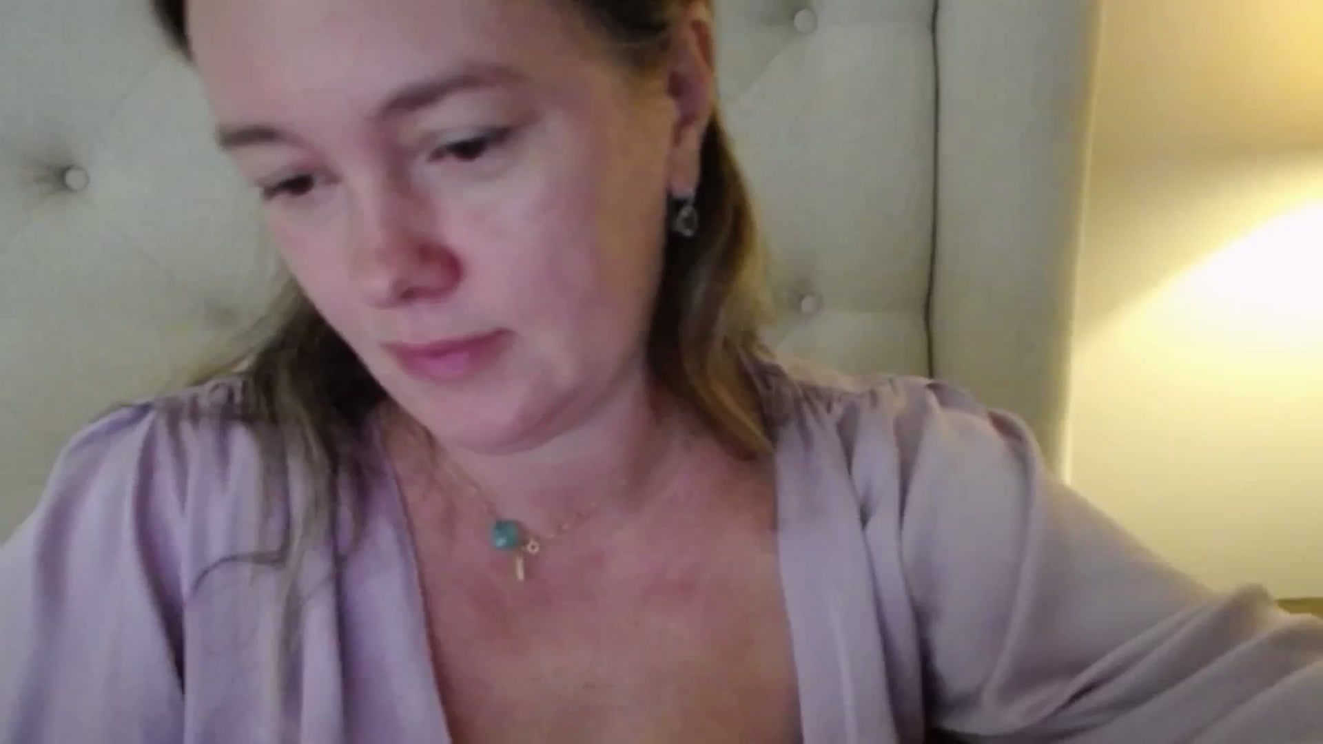 Gallery image thumbnail from J0llye's myfreecams stream on, 10/21/2025, 15:58 image 10 of 20