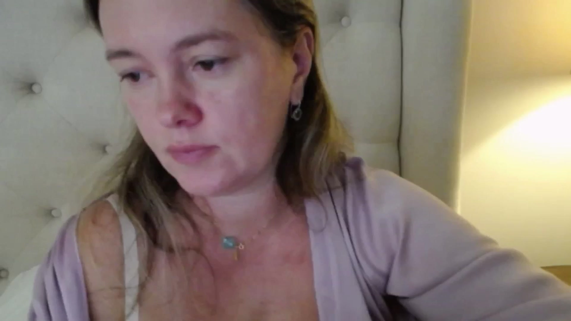 Gallery image thumbnail from J0llye's myfreecams stream on, 10/21/2025, 15:58 image 13 of 20