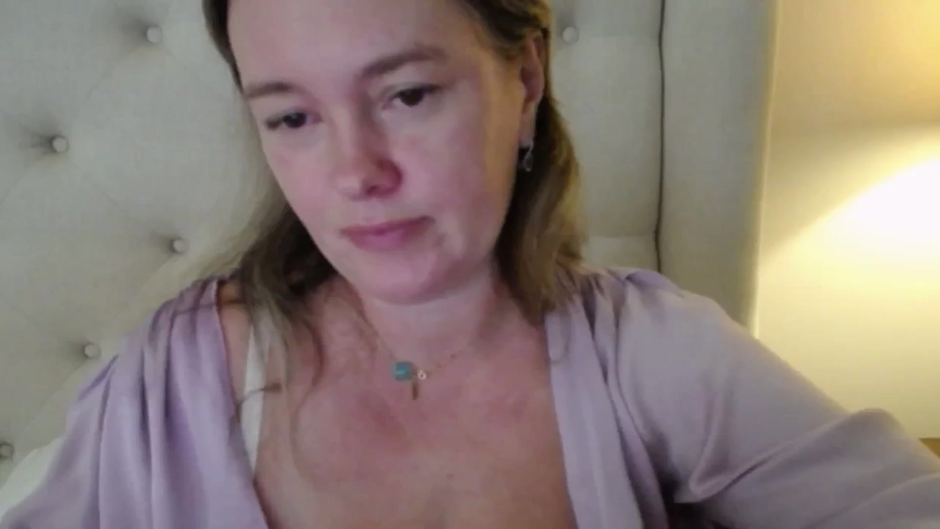 Gallery image thumbnail from J0llye's myfreecams stream on, 10/21/2025, 15:58 image 11 of 20