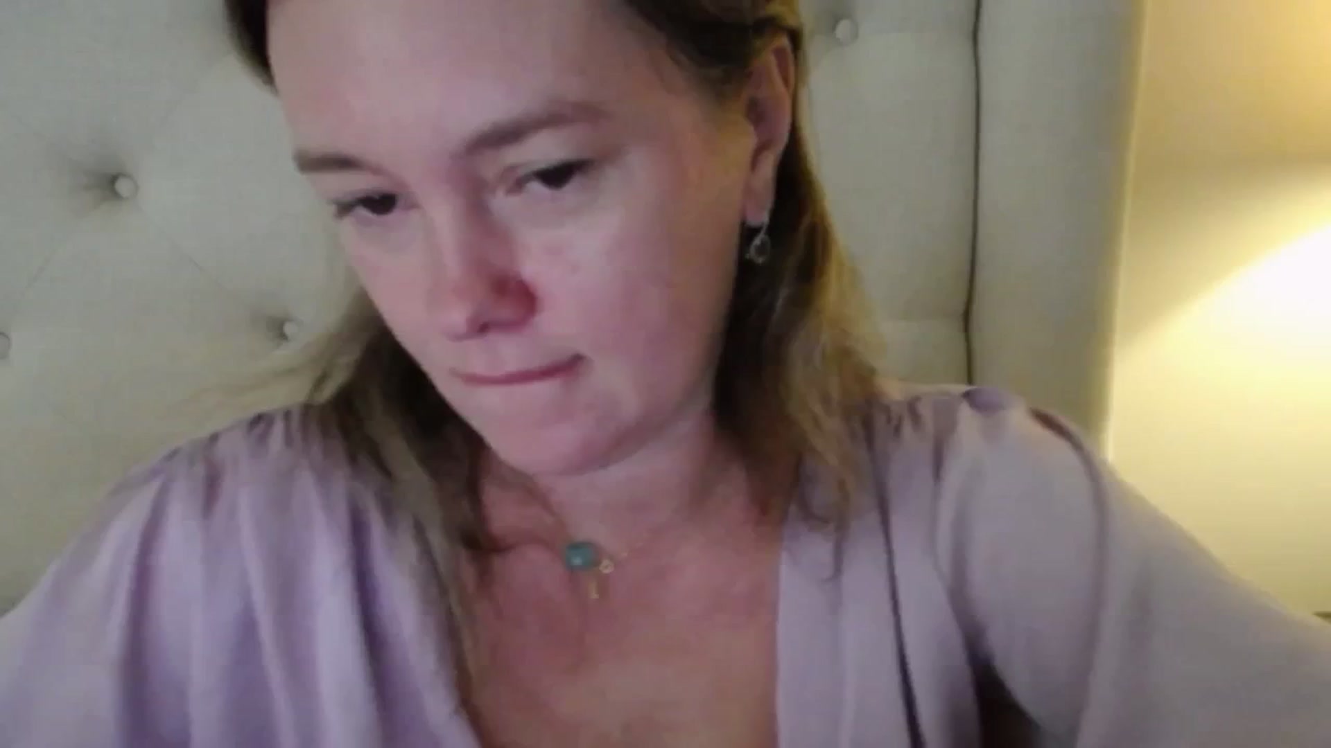 Gallery image thumbnail from J0llye's myfreecams stream on, 10/21/2025, 15:58 image 15 of 20
