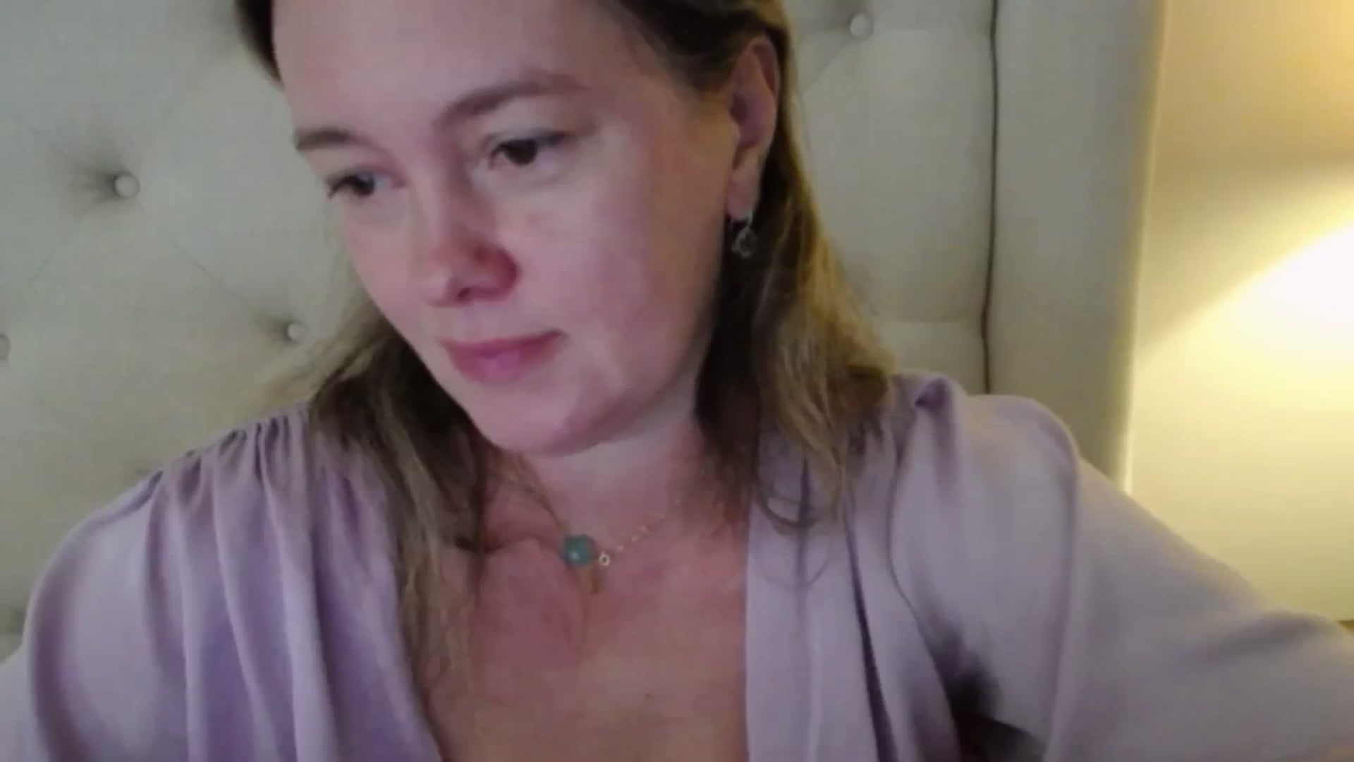 Gallery image thumbnail from J0llye's myfreecams stream on, 10/21/2025, 15:58 image 16 of 20
