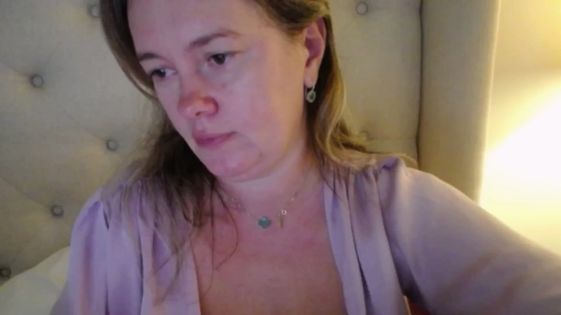 Gallery image thumbnail from J0llye's myfreecams stream on, 10/21/2025, 19:39 image 15 of 20