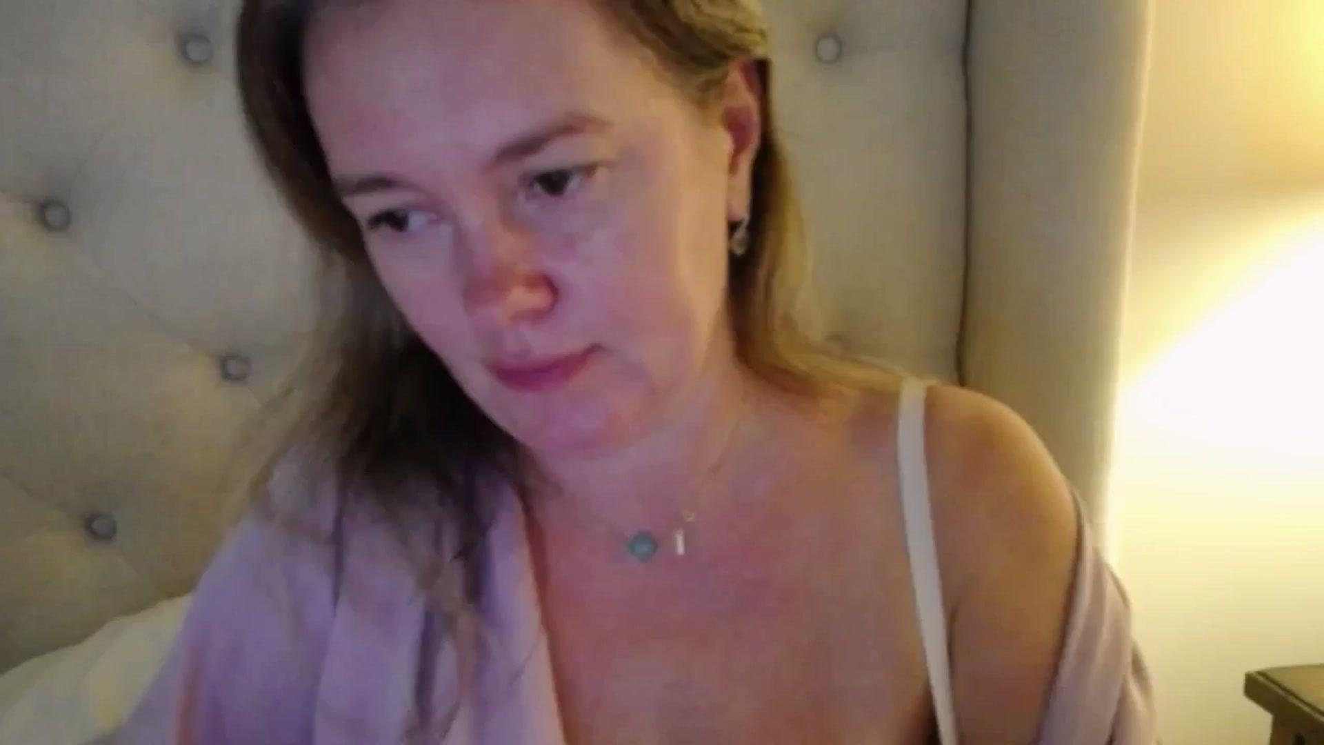 Gallery image thumbnail from J0llye's myfreecams stream on, 10/21/2025, 19:39 image 12 of 20