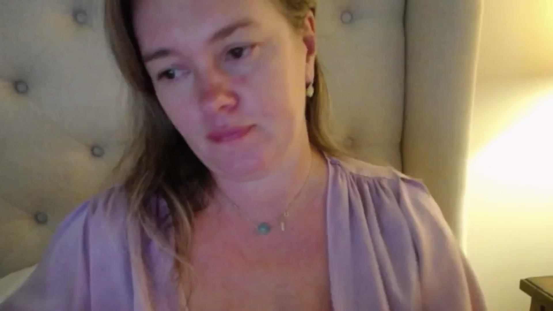 Gallery image thumbnail from J0llye's myfreecams stream on, 10/21/2025, 19:39 image 8 of 20