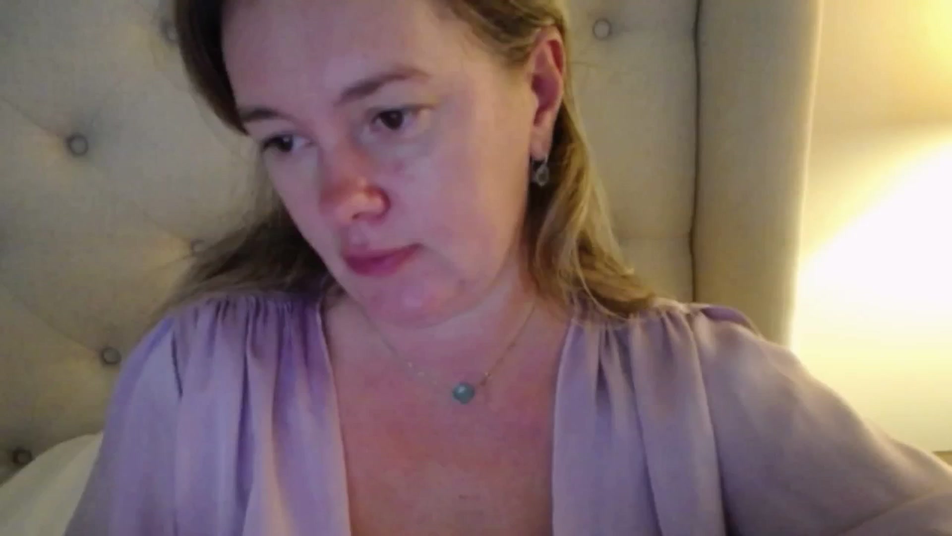 Gallery image thumbnail from J0llye's myfreecams stream on, 10/21/2025, 19:39 image 4 of 20