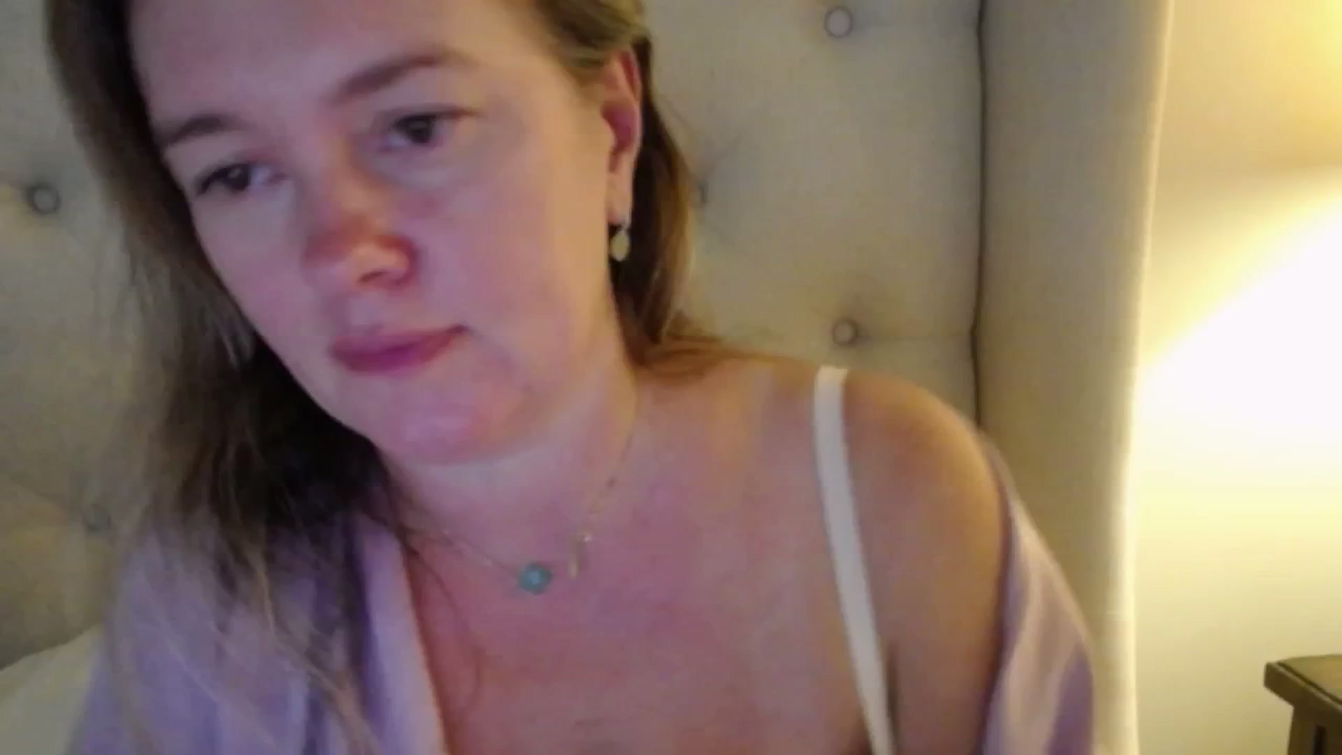 Gallery image thumbnail from J0llye's myfreecams stream on, 10/21/2025, 19:39 image 13 of 20
