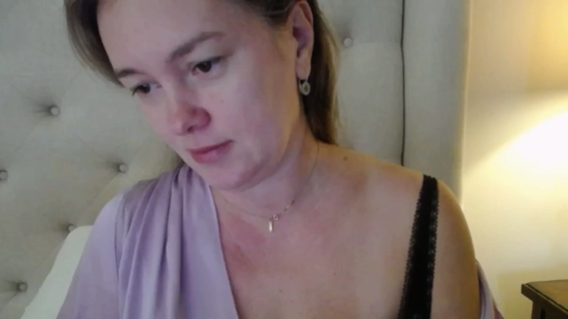 Gallery image thumbnail from J0llye's myfreecams stream on, 10/22/2025, 16:09 image 3 of 20