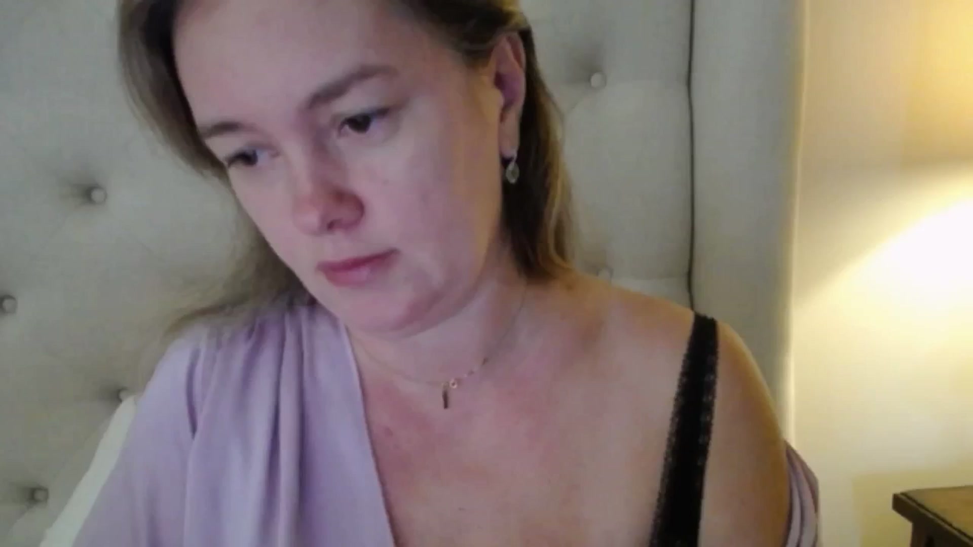 Gallery image thumbnail from J0llye's myfreecams stream on, 10/22/2025, 16:09 image 9 of 20