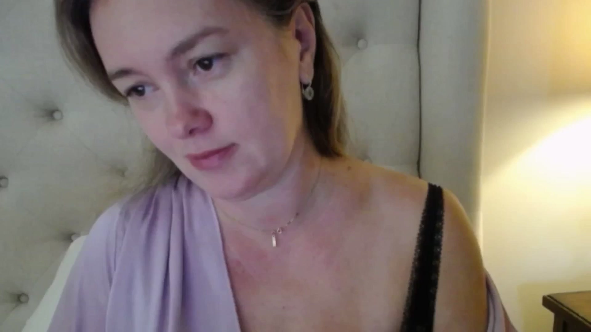 Gallery image thumbnail from J0llye's myfreecams stream on, 10/22/2025, 16:09 image 5 of 20