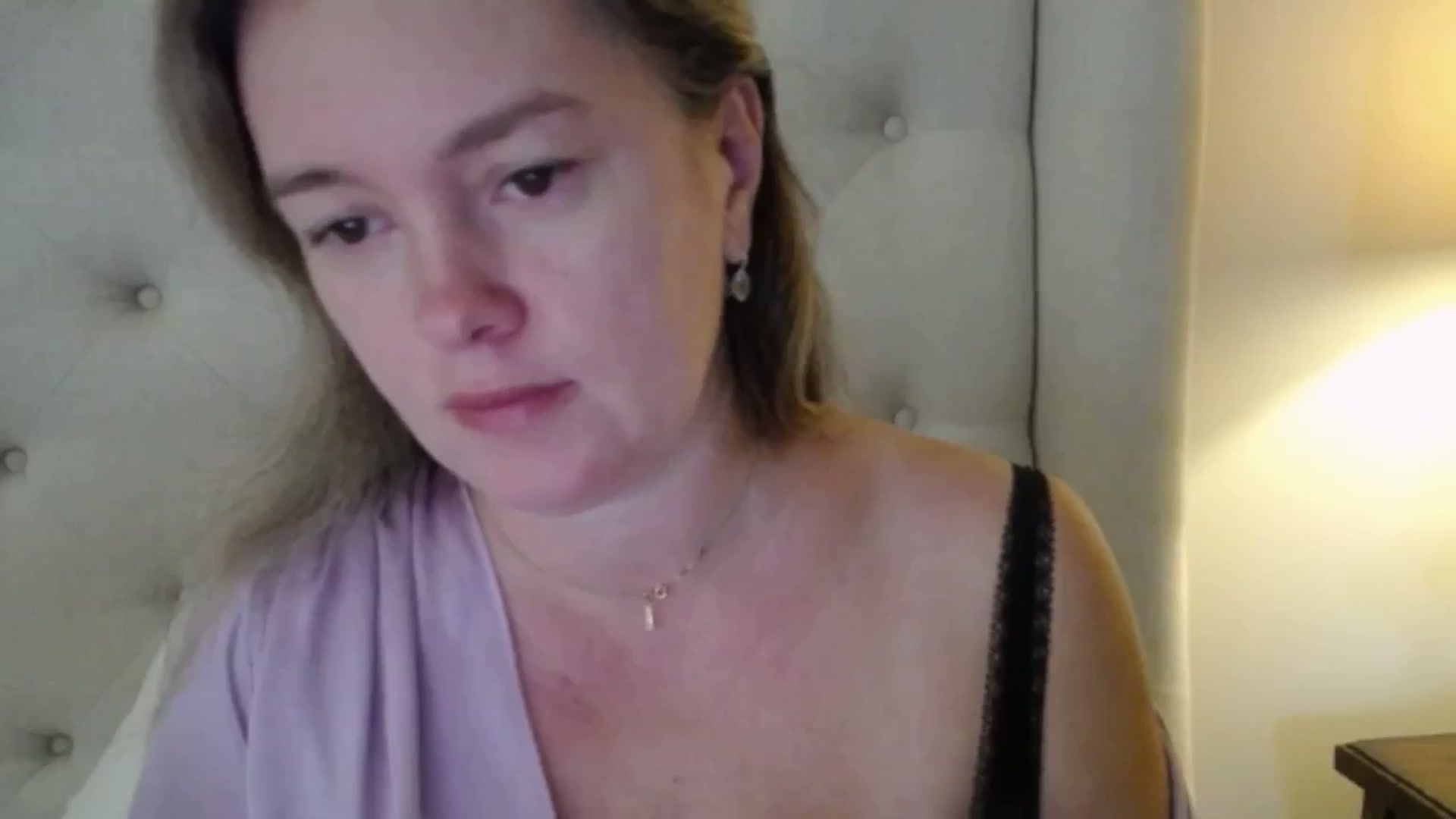 Gallery image thumbnail from J0llye's myfreecams stream on, 10/22/2025, 16:09 image 11 of 20