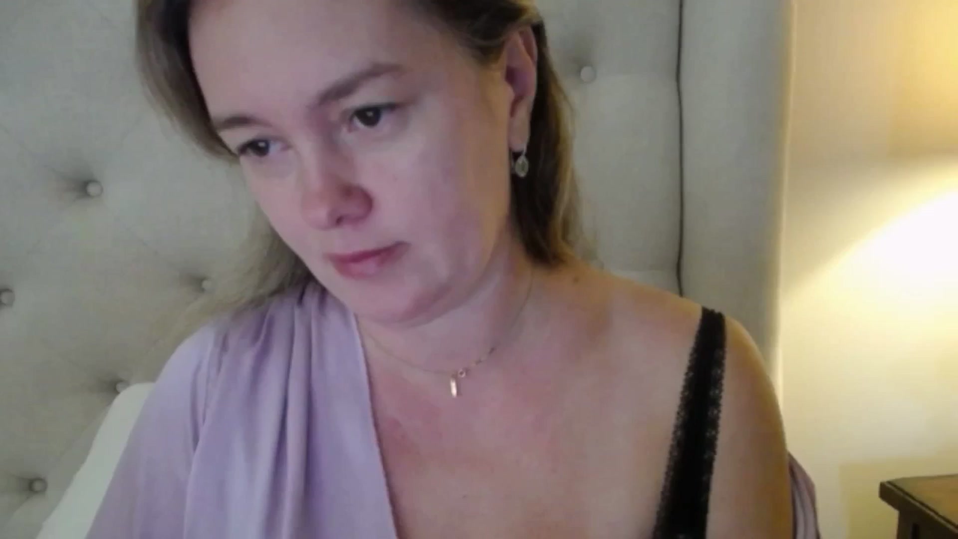 Gallery image thumbnail from J0llye's myfreecams stream on, 10/22/2025, 16:09 image 6 of 20