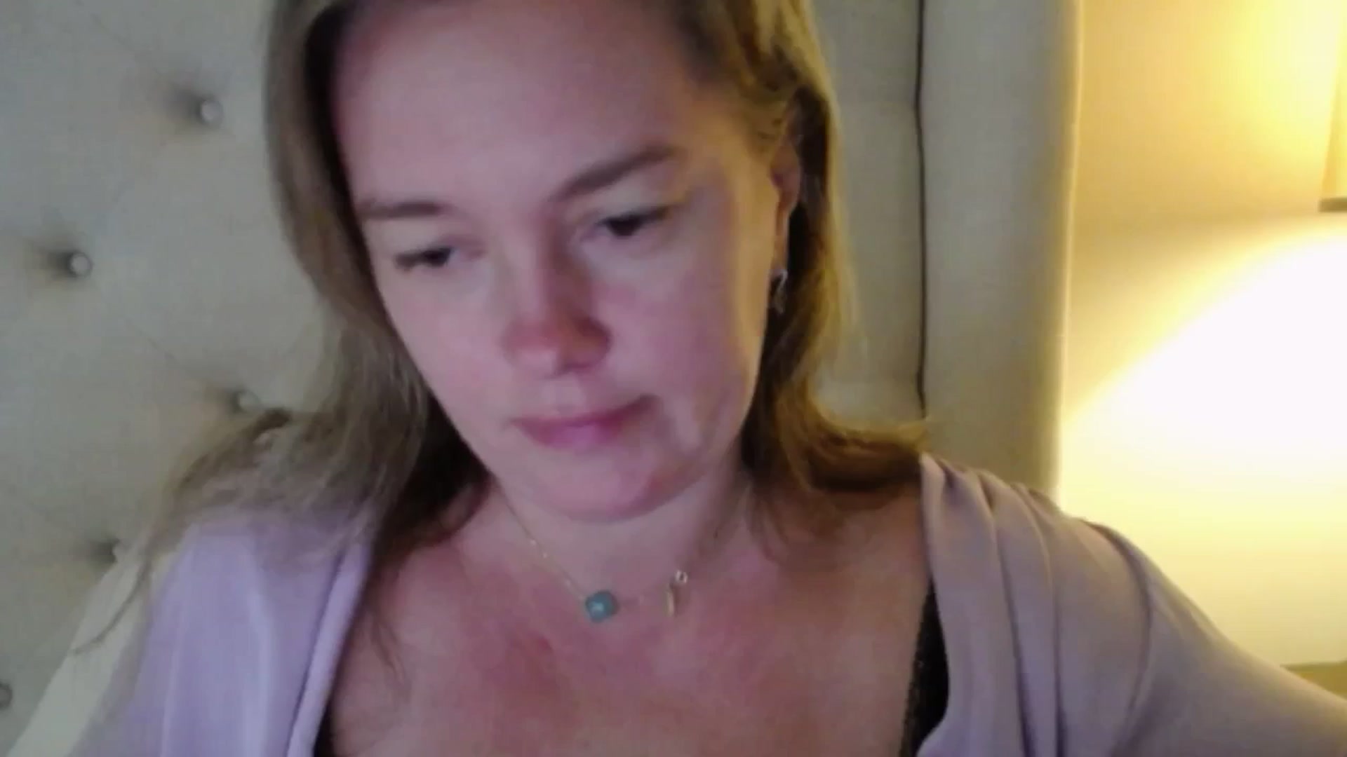 Gallery image thumbnail from J0llye's myfreecams stream on, 10/22/2025, 19:32 image 5 of 20