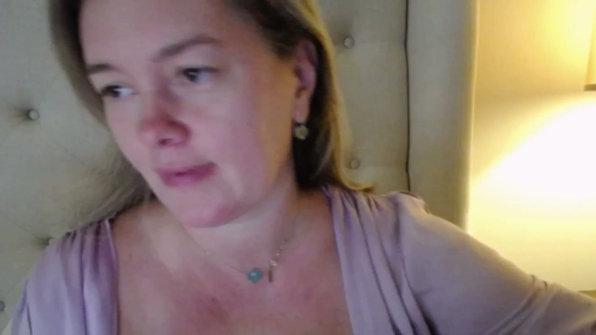 Gallery image thumbnail from J0llye's myfreecams stream on, 10/22/2025, 19:32 image 7 of 20