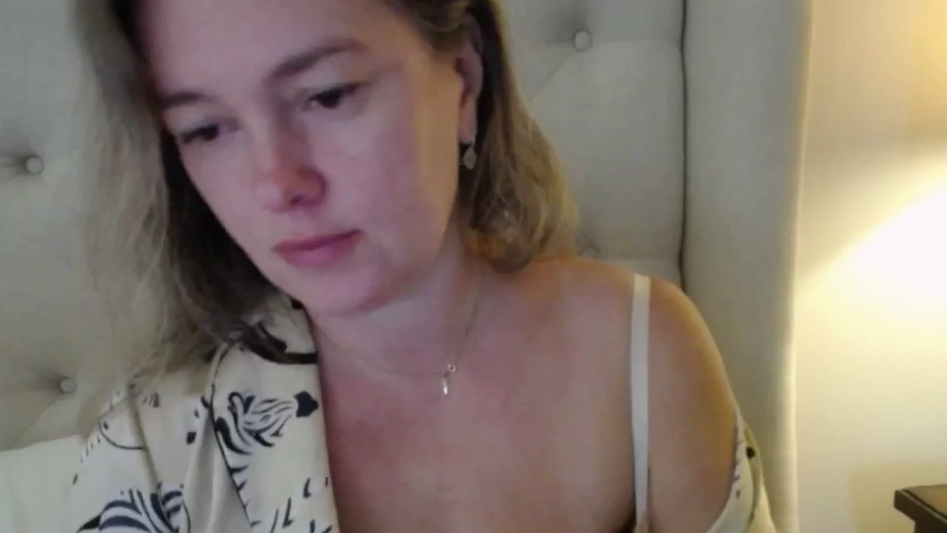 Gallery image thumbnail from J0llye's myfreecams stream on, 10/23/2025, 16:06 image 8 of 20