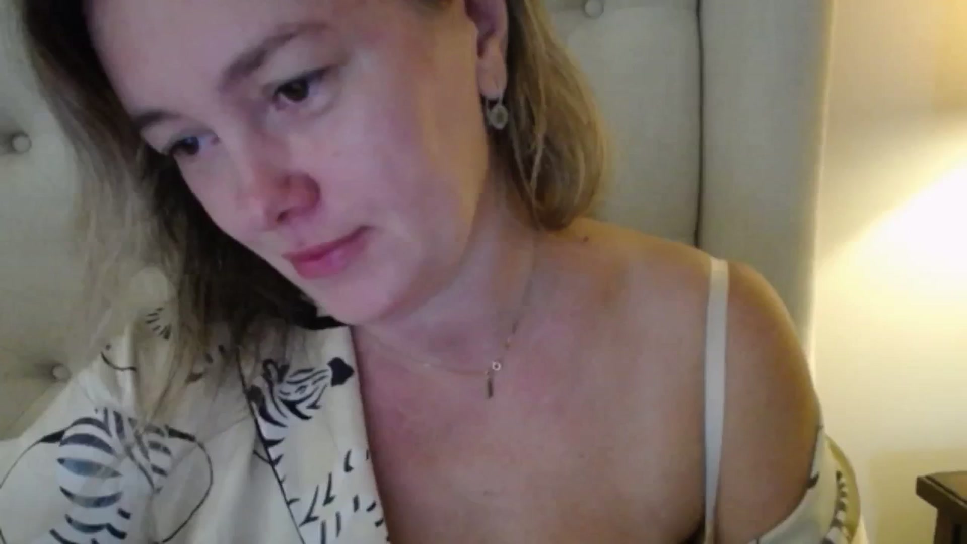 Gallery image thumbnail from J0llye's myfreecams stream on, 10/23/2025, 16:06 image 13 of 20