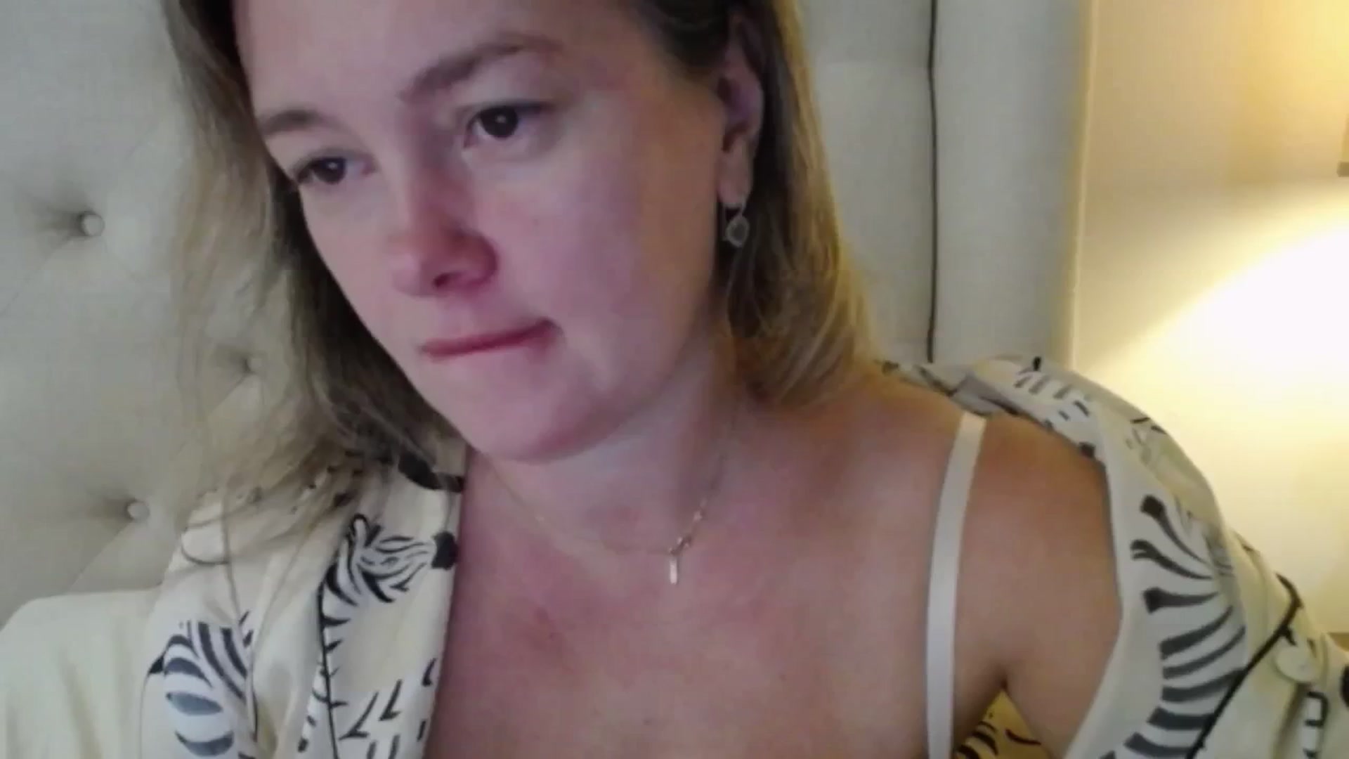 Gallery image thumbnail from J0llye's myfreecams stream on, 10/23/2025, 16:06 image 1 of 20