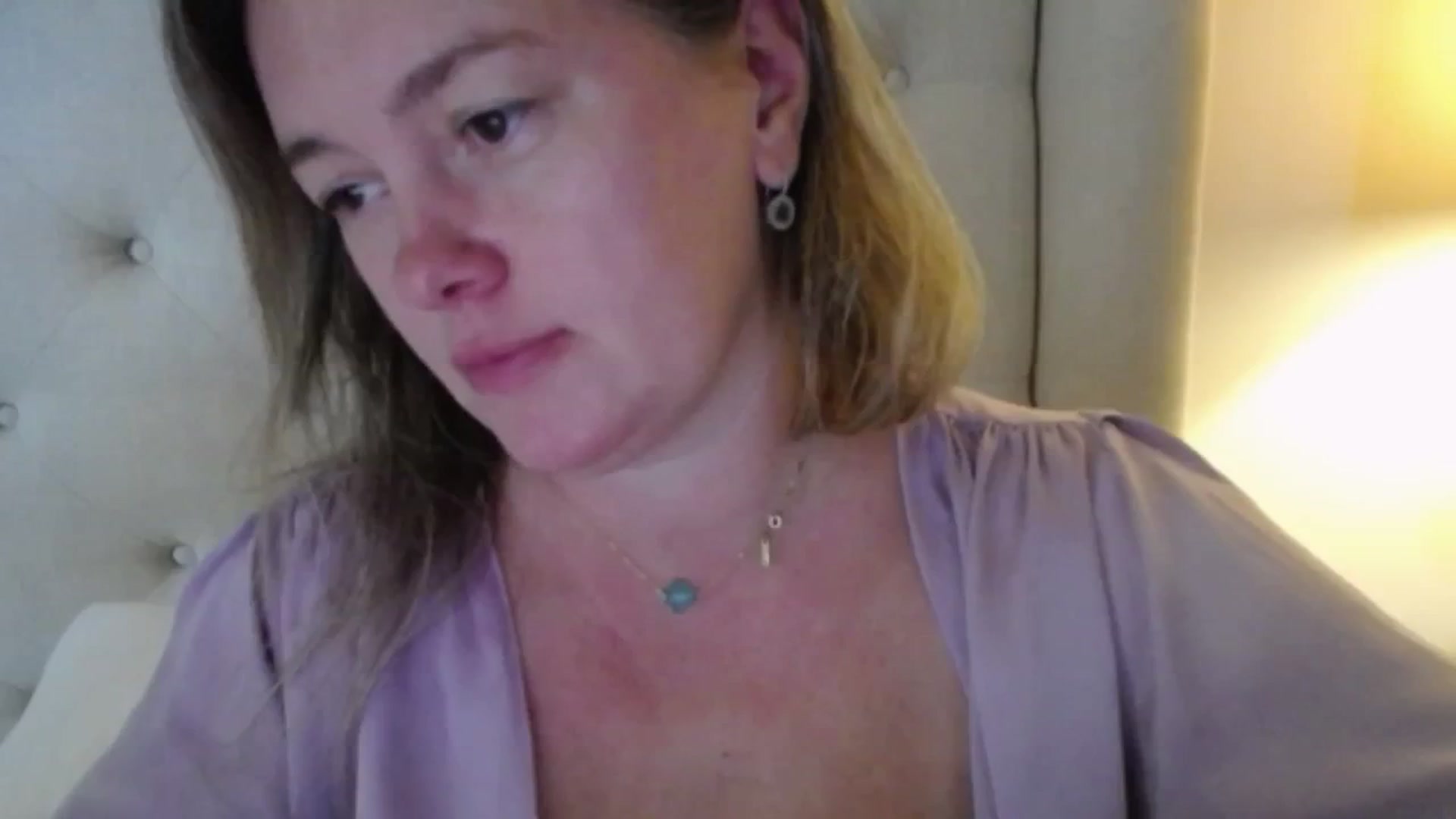 Gallery image thumbnail from J0llye's myfreecams stream on, 10/23/2025, 18:35 image 18 of 20