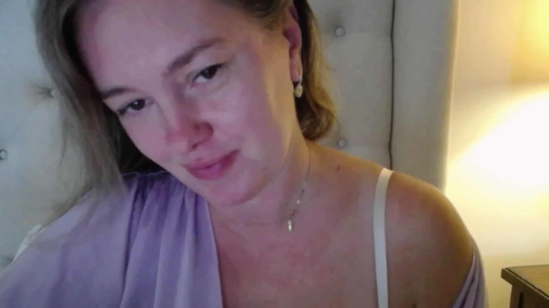 Gallery image thumbnail from J0llye's myfreecams stream on, 10/23/2025, 18:35 image 2 of 20