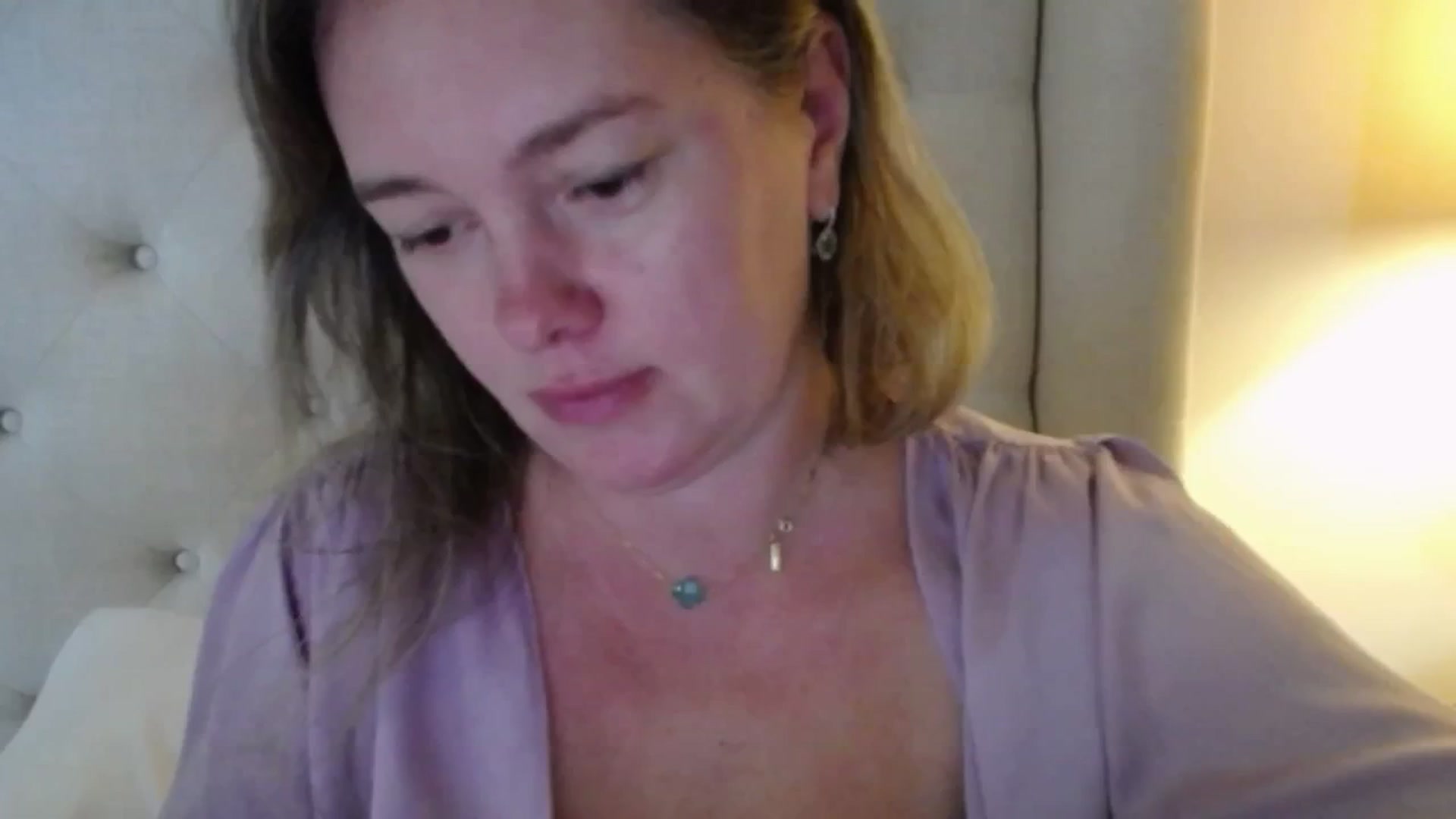 Gallery image thumbnail from J0llye's myfreecams stream on, 10/23/2025, 18:35 image 16 of 20