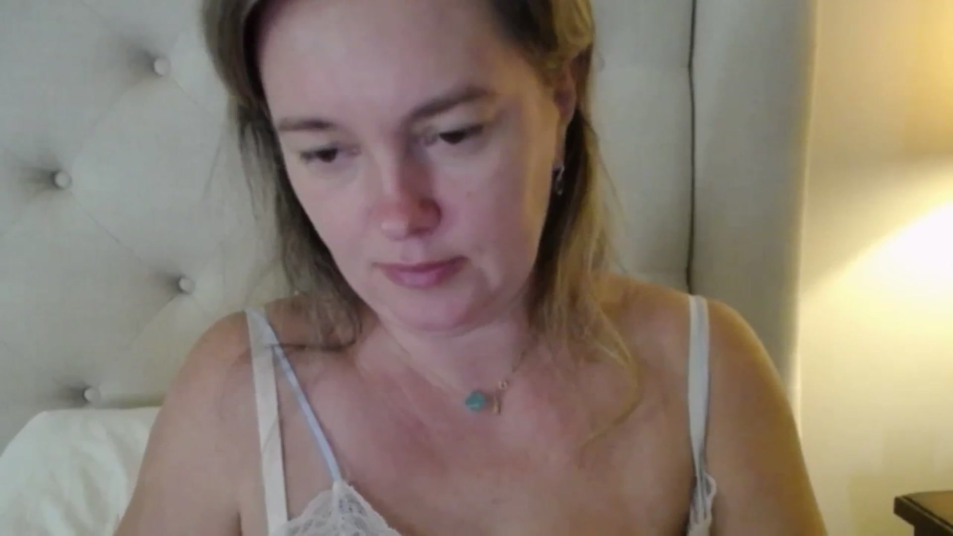 Gallery image thumbnail from J0llye's myfreecams stream on, 10/24/2025, 16:05 image 19 of 20
