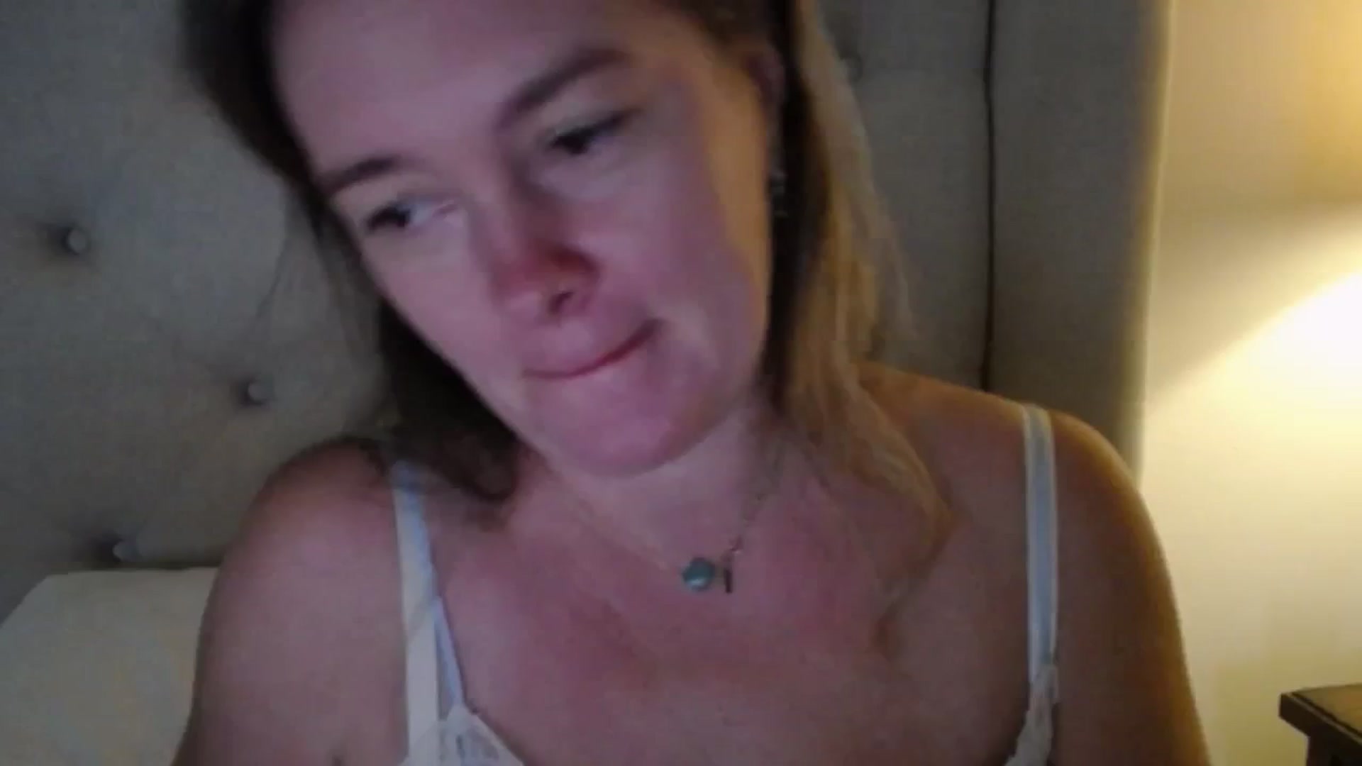 Gallery image thumbnail from J0llye's myfreecams stream on, 10/24/2025, 16:05 image 13 of 20
