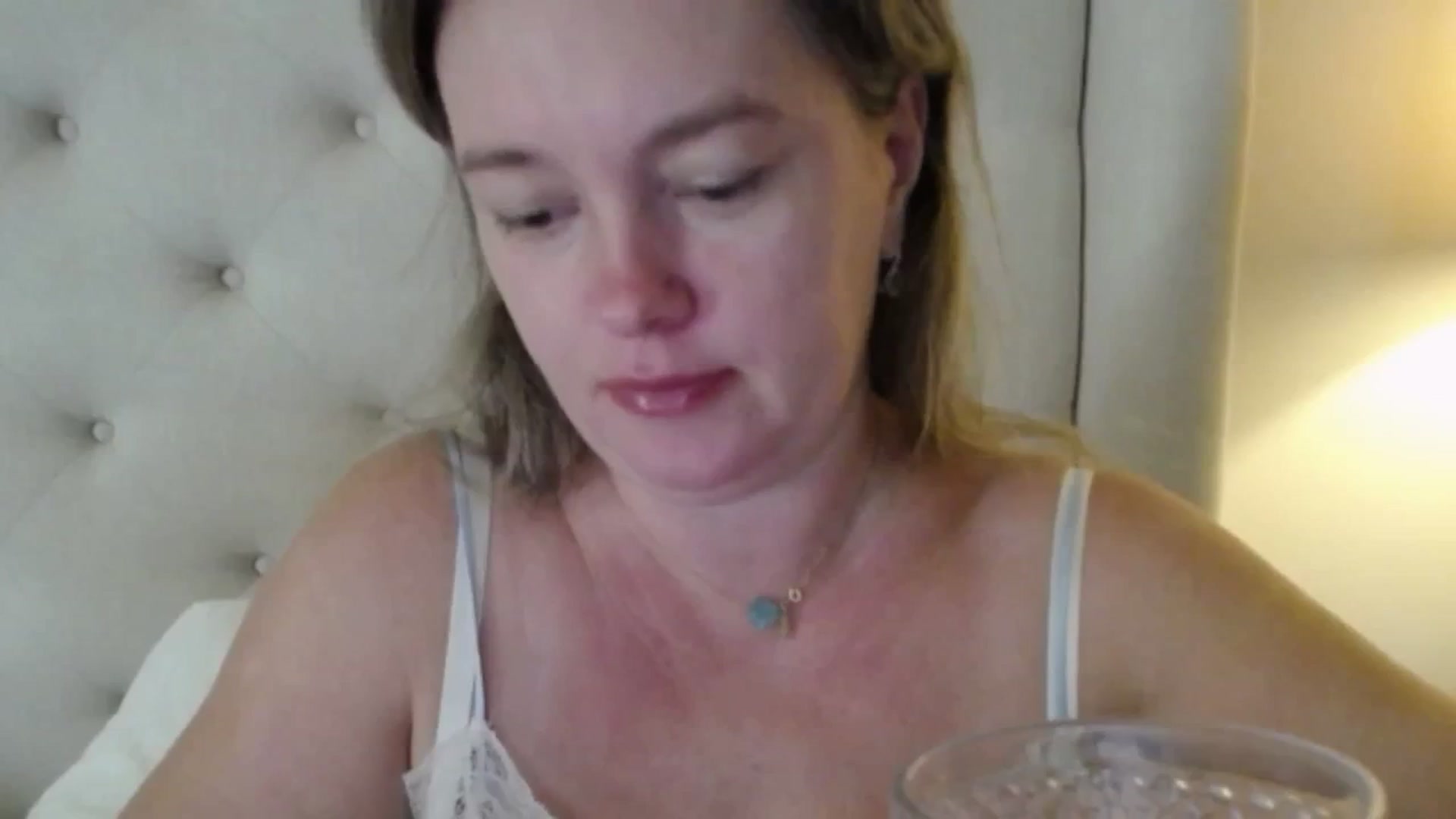 Gallery image thumbnail from J0llye's myfreecams stream on, 10/24/2025, 16:05 image 3 of 20