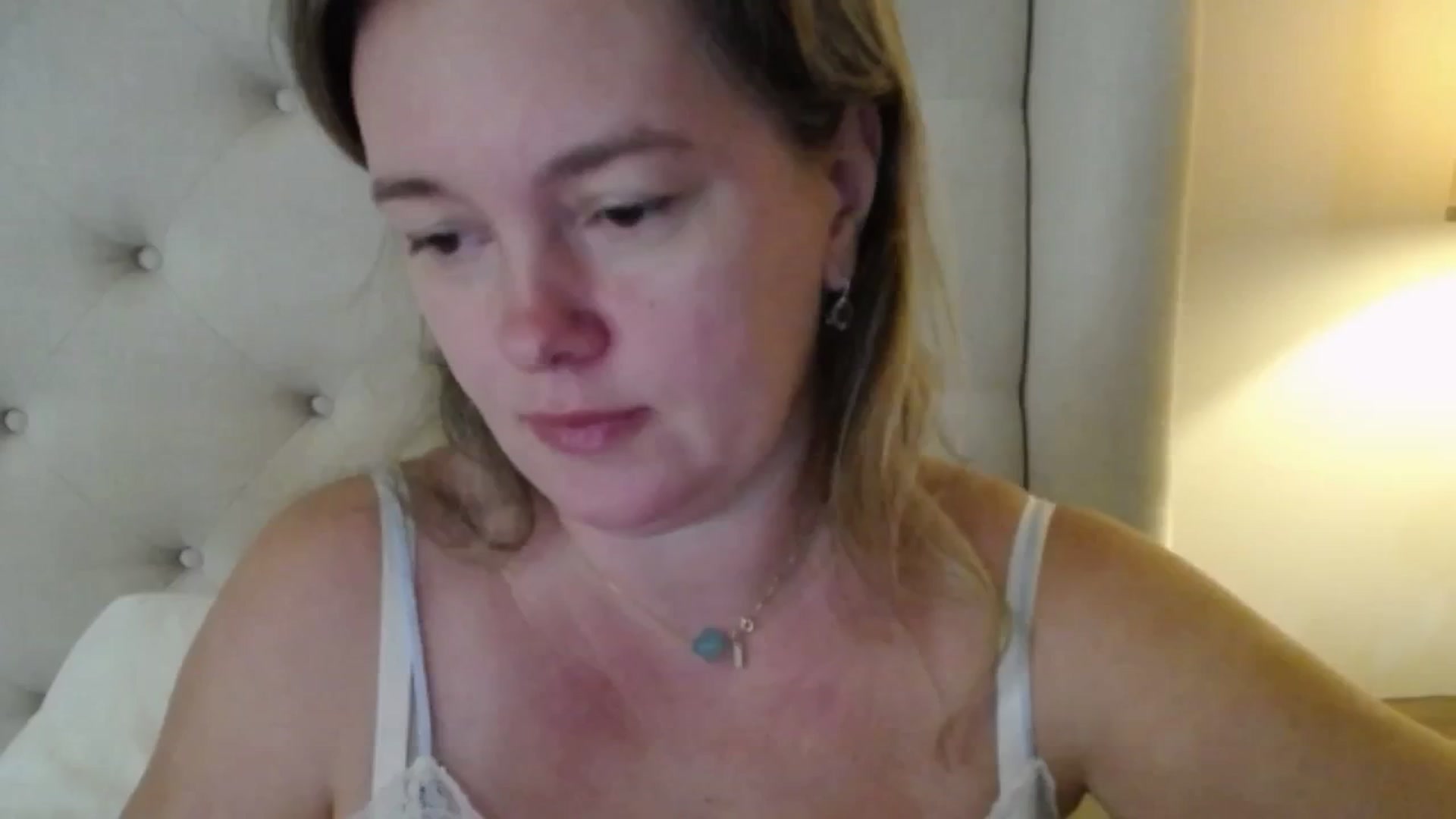 Gallery image thumbnail from J0llye's myfreecams stream on, 10/24/2025, 16:05 image 10 of 20