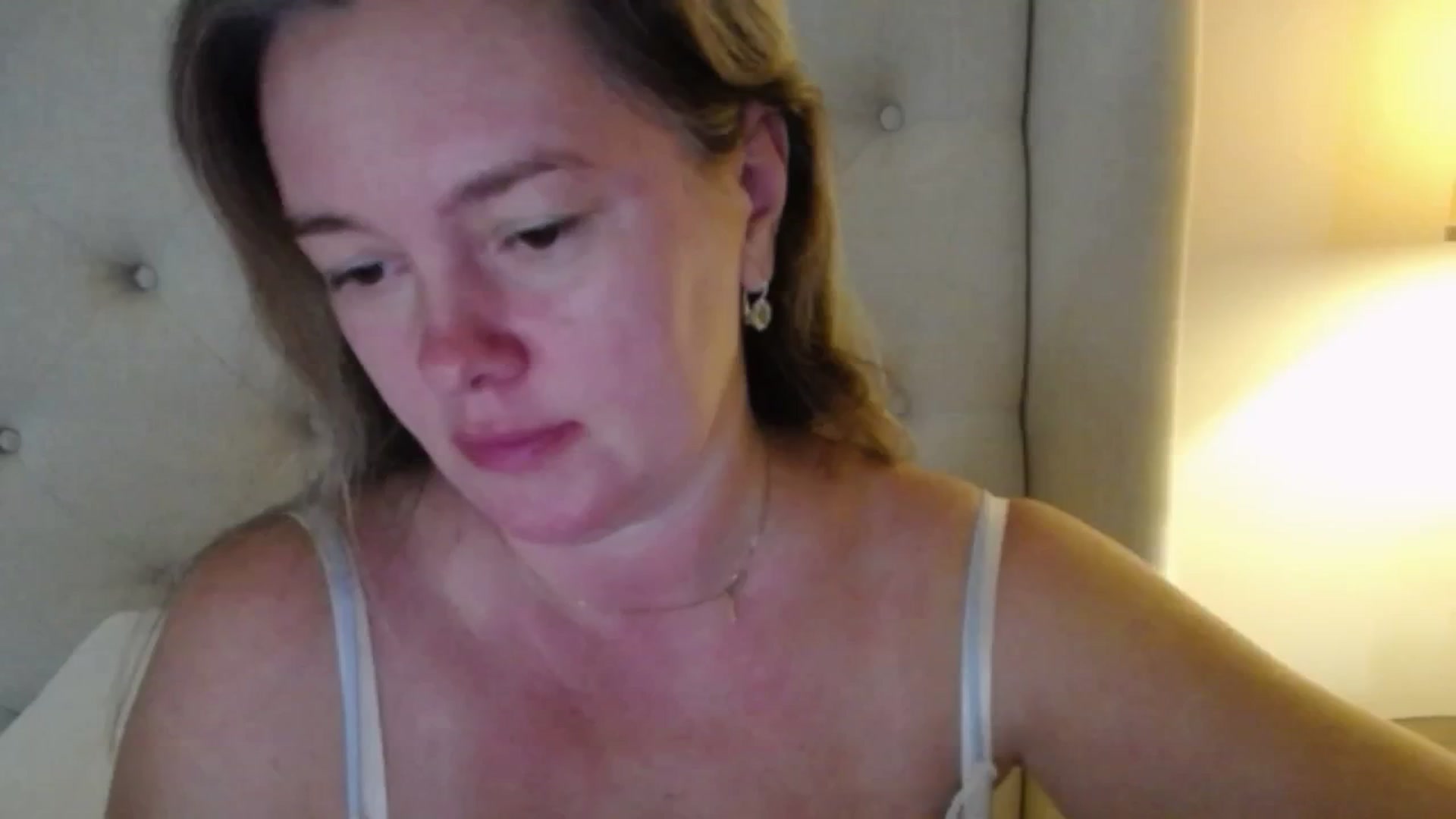 Gallery image thumbnail from J0llye's myfreecams stream on, 10/24/2025, 18:52 image 1 of 20