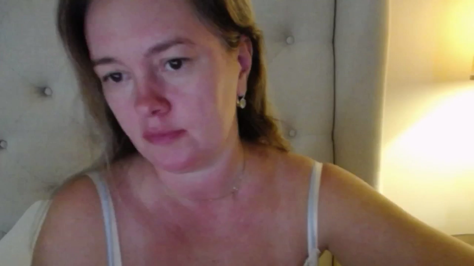 Gallery image thumbnail from J0llye's myfreecams stream on, 10/24/2025, 18:52 image 2 of 20