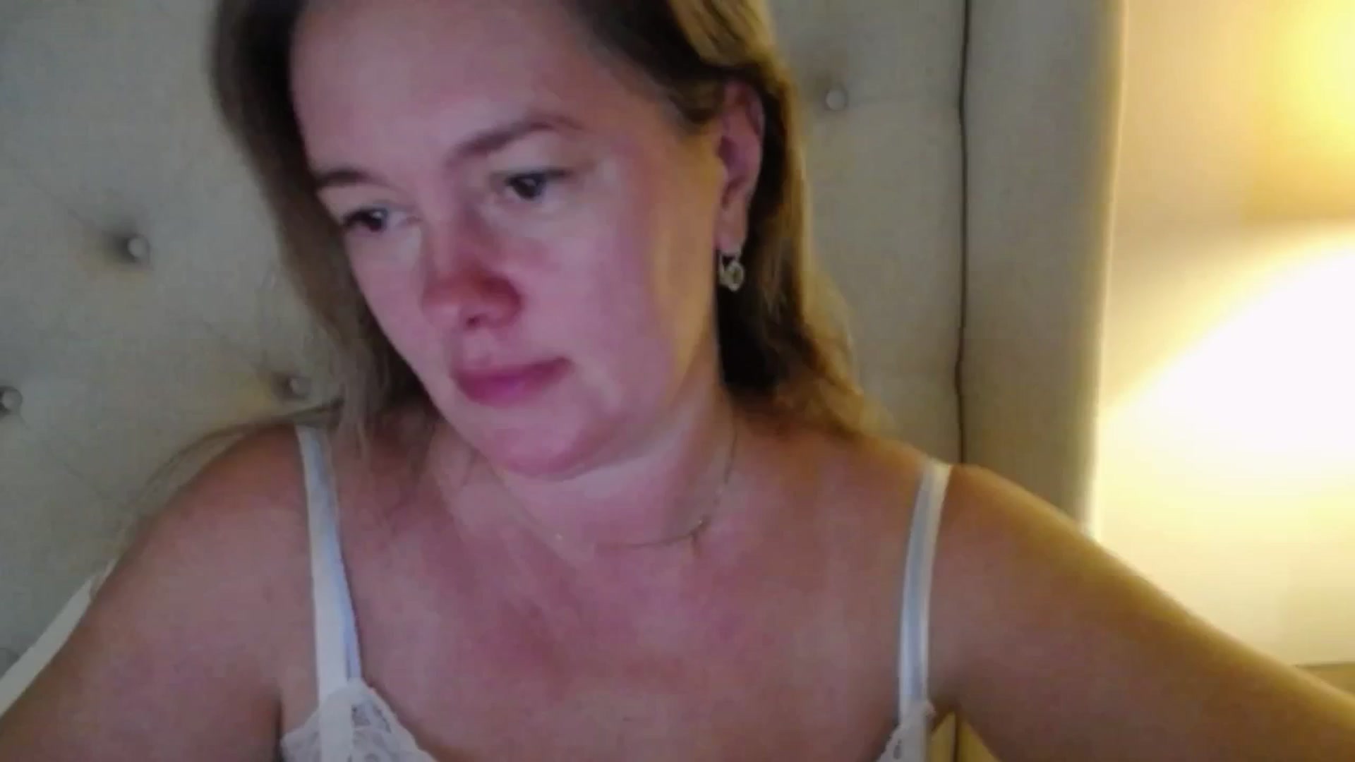 Gallery image thumbnail from J0llye's myfreecams stream on, 10/24/2025, 18:52 image 11 of 20