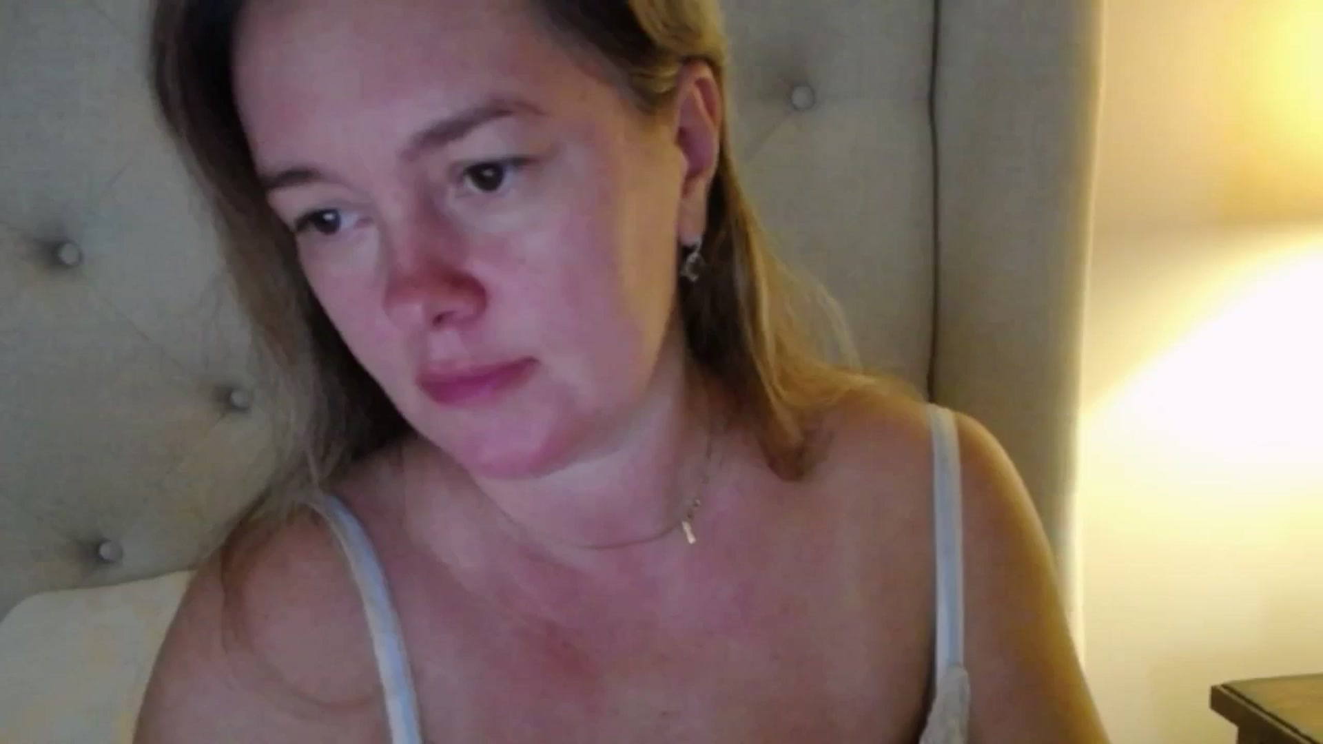 Gallery image thumbnail from J0llye's myfreecams stream on, 10/24/2025, 18:52 image 20 of 20