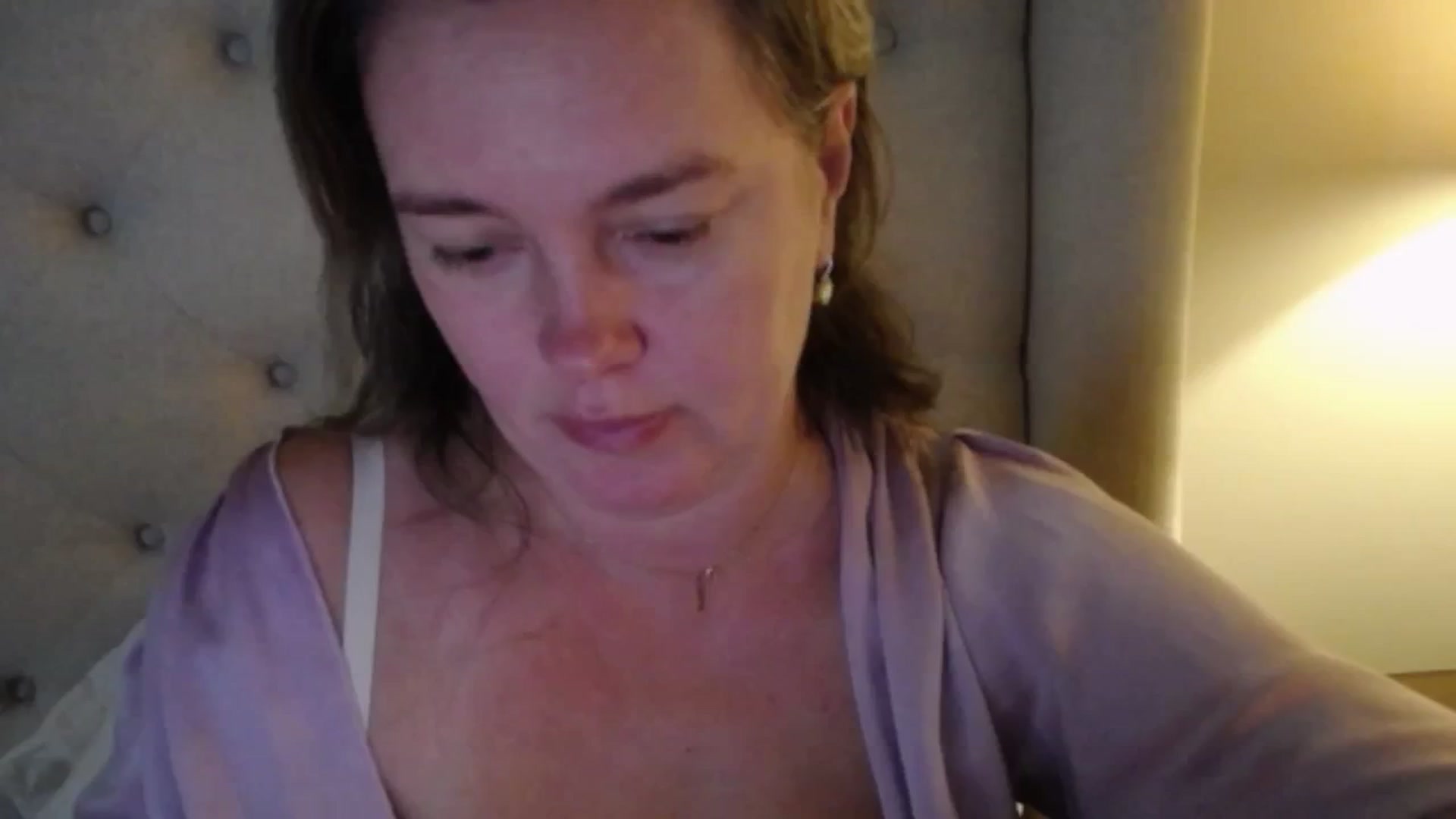 Gallery image thumbnail from J0llye's myfreecams stream on, 10/26/2025, 20:35 image 12 of 20