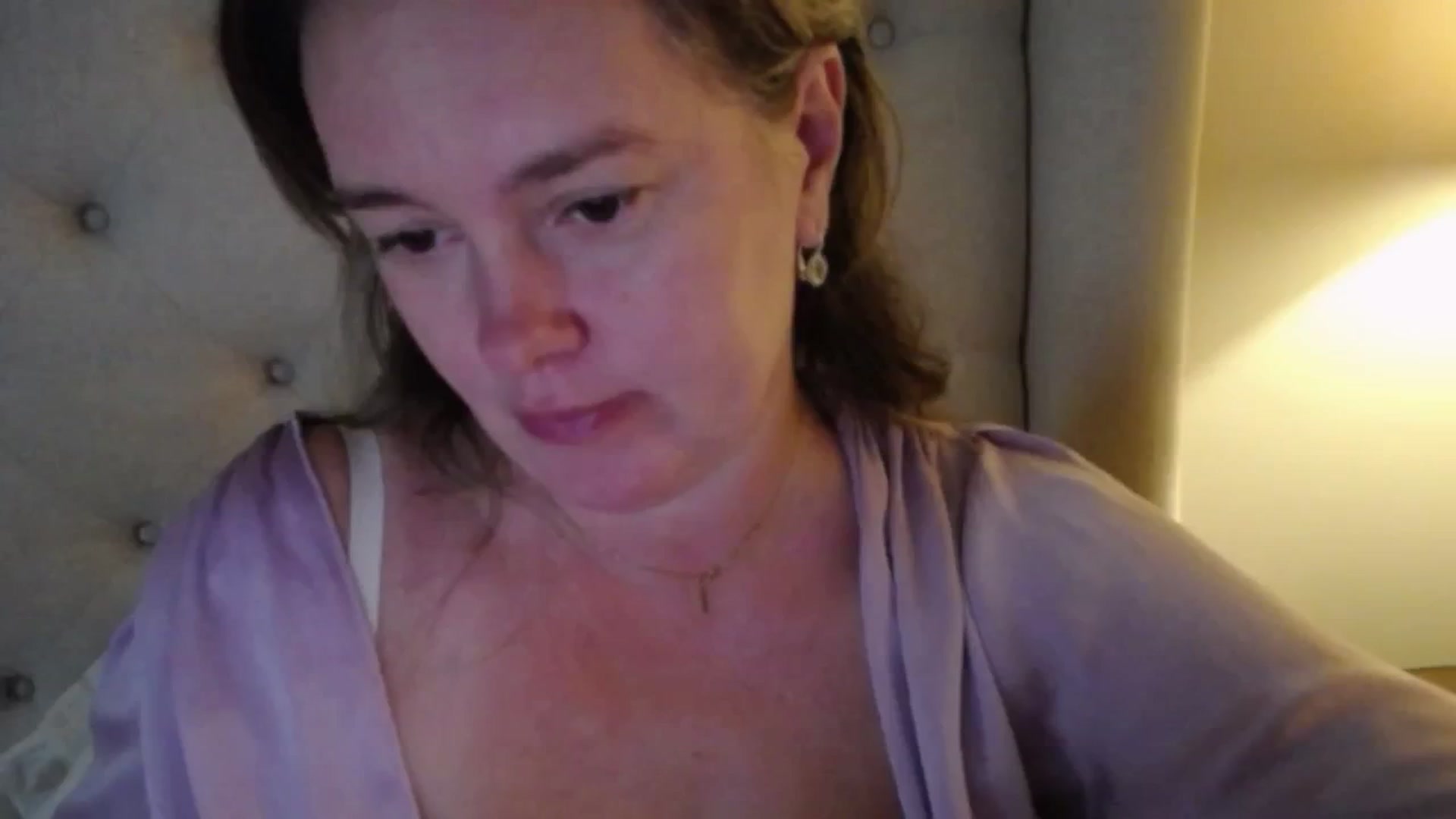 Gallery image thumbnail from J0llye's myfreecams stream on, 10/26/2025, 20:35 image 8 of 20