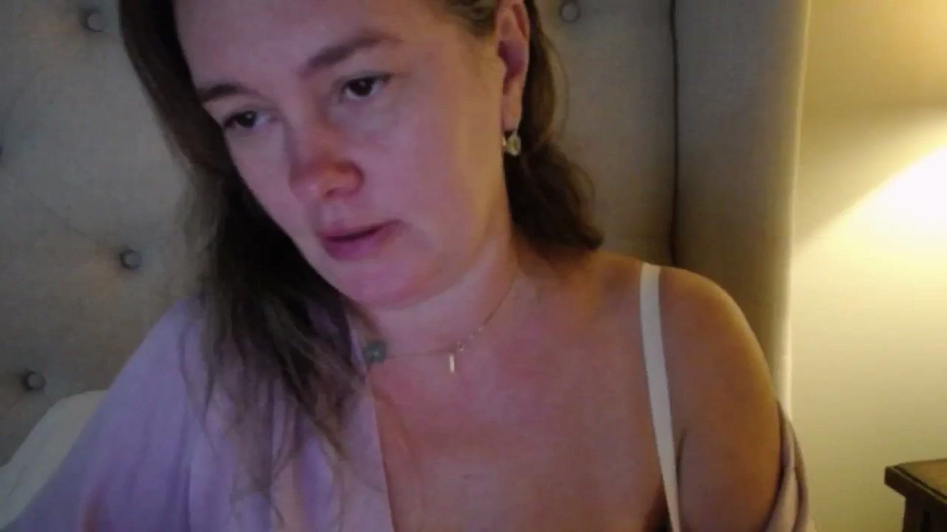 Gallery image thumbnail from J0llye's myfreecams stream on, 10/26/2025, 20:35 image 20 of 20