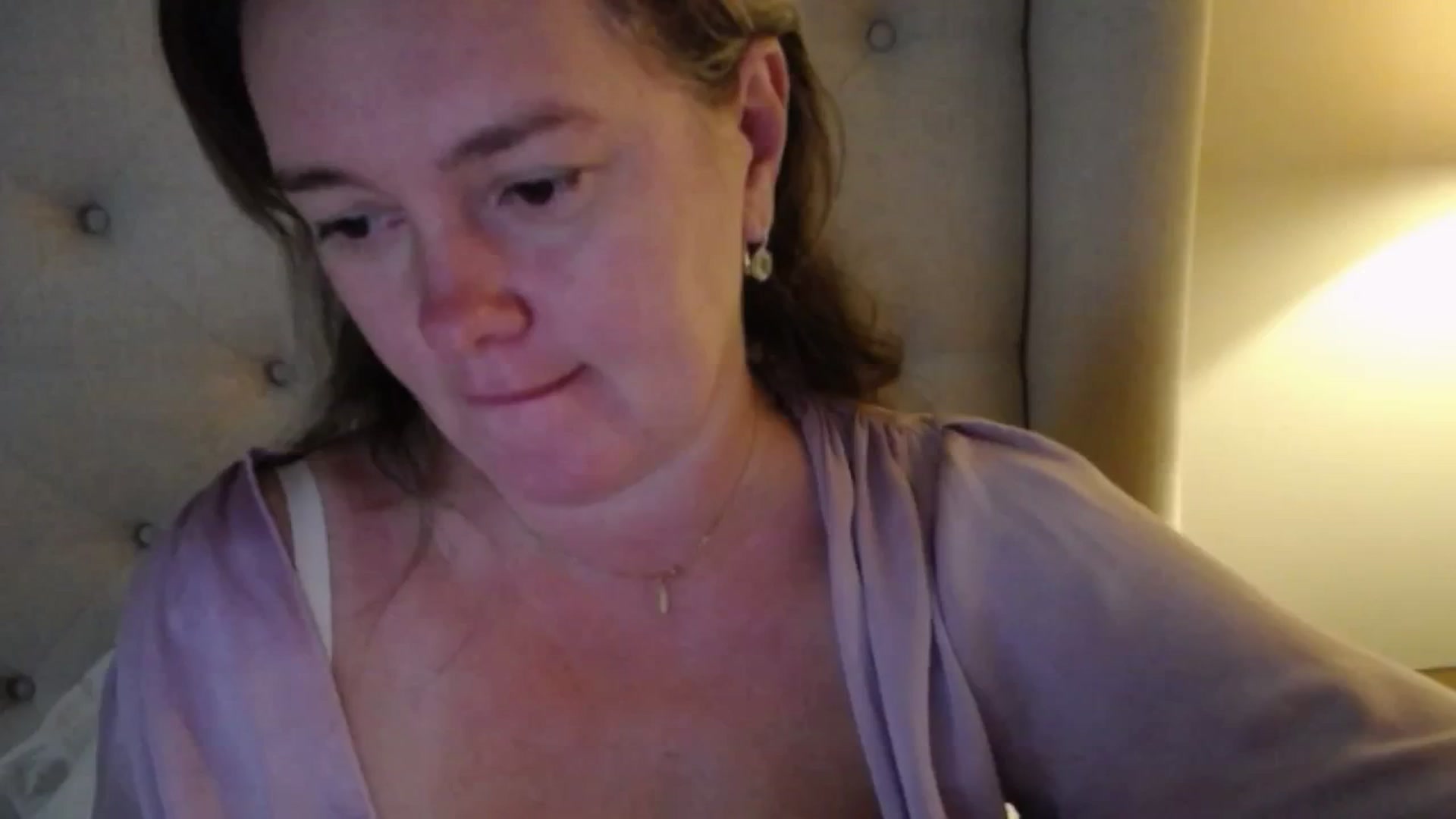 Gallery image thumbnail from J0llye's myfreecams stream on, 10/26/2025, 20:35 image 6 of 20
