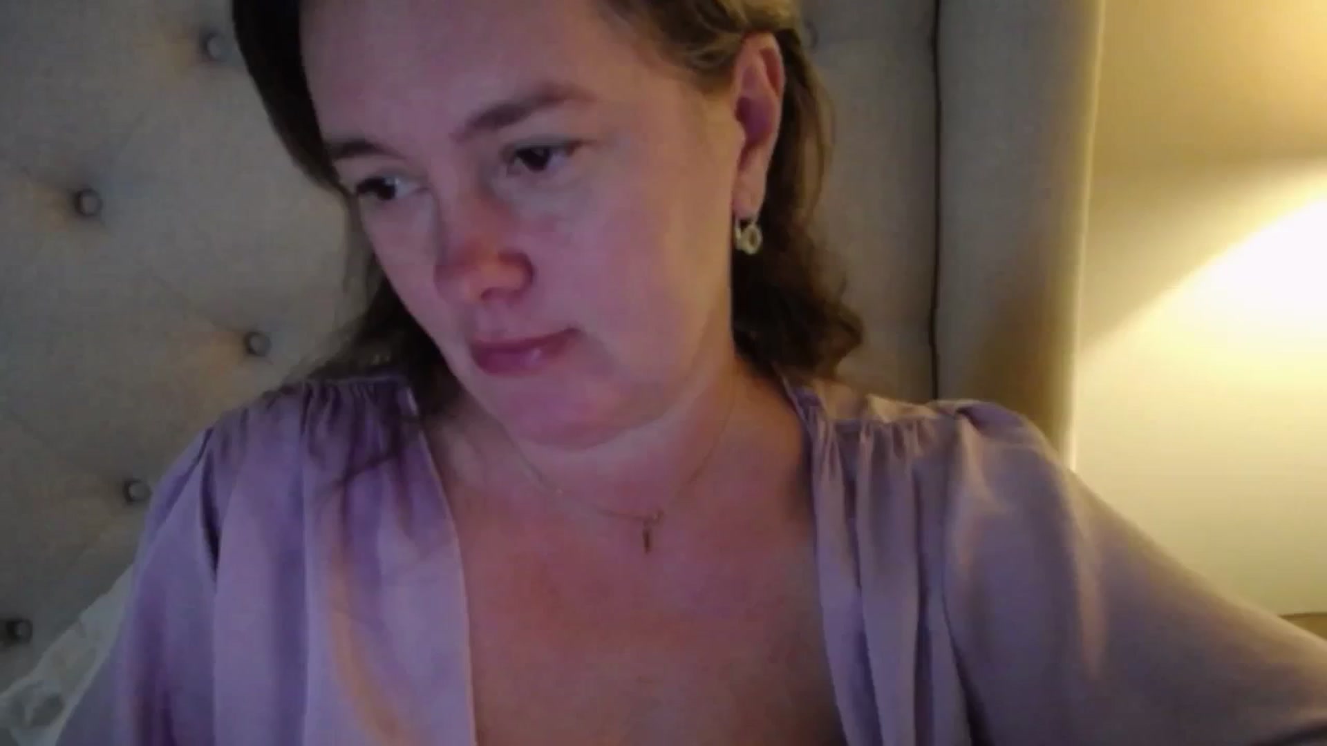 Gallery image thumbnail from J0llye's myfreecams stream on, 10/26/2025, 20:35 image 4 of 20