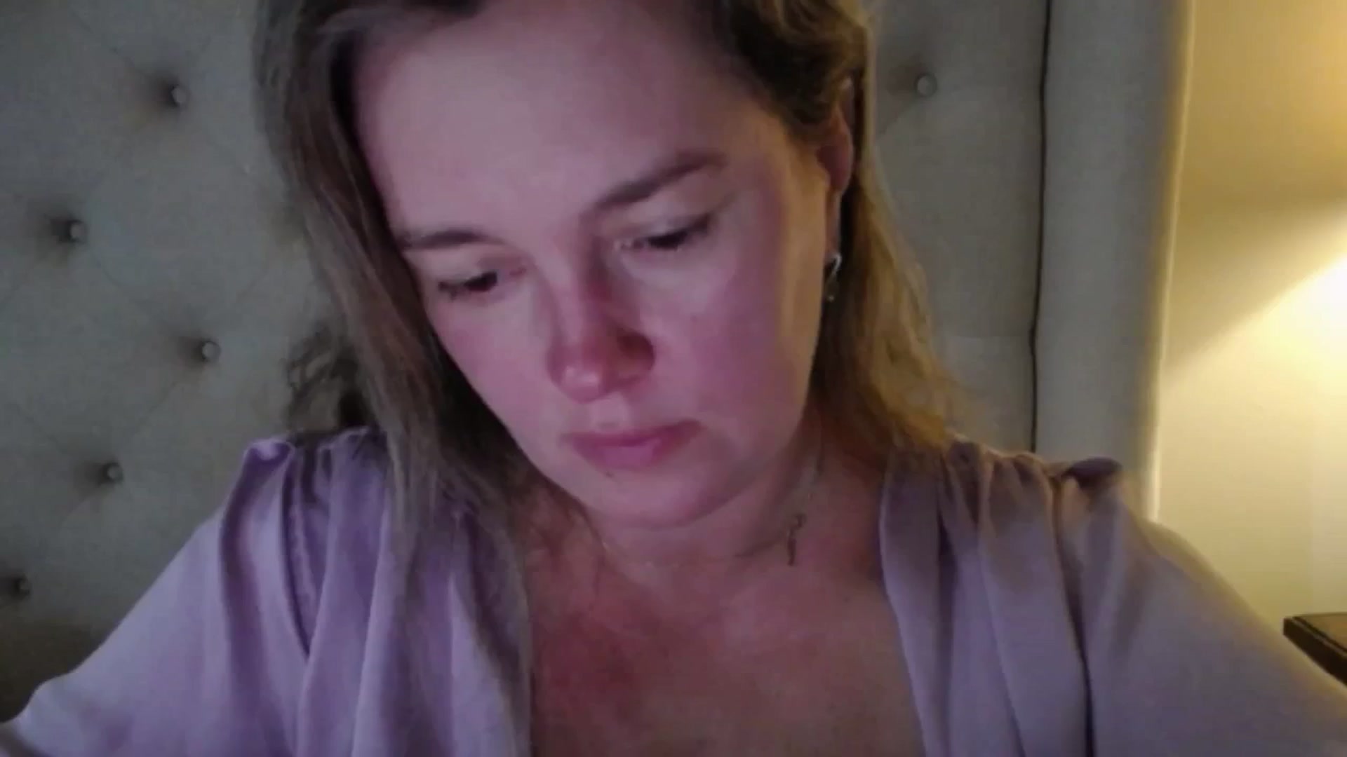 Gallery image thumbnail from J0llye's myfreecams stream on, 10/27/2025, 19:37 image 13 of 20