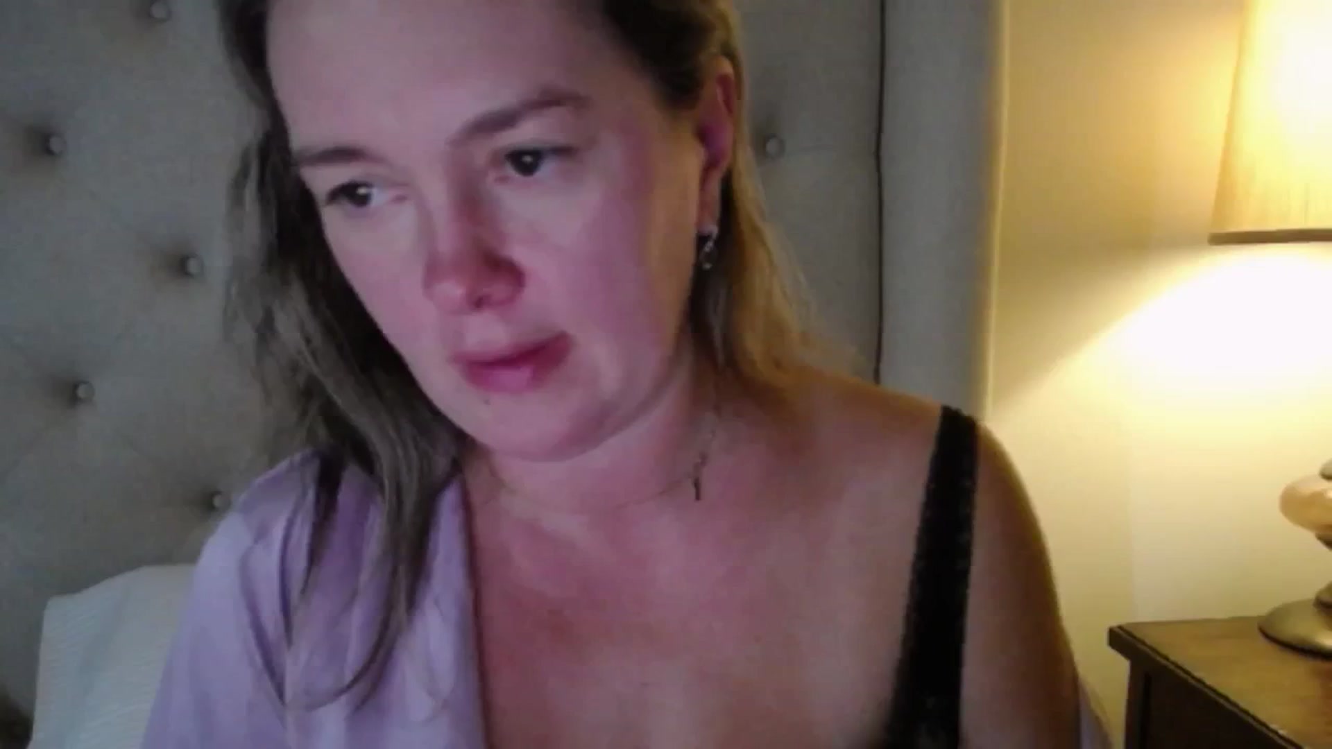 Gallery image thumbnail from J0llye's myfreecams stream on, 10/27/2025, 19:37 image 4 of 20