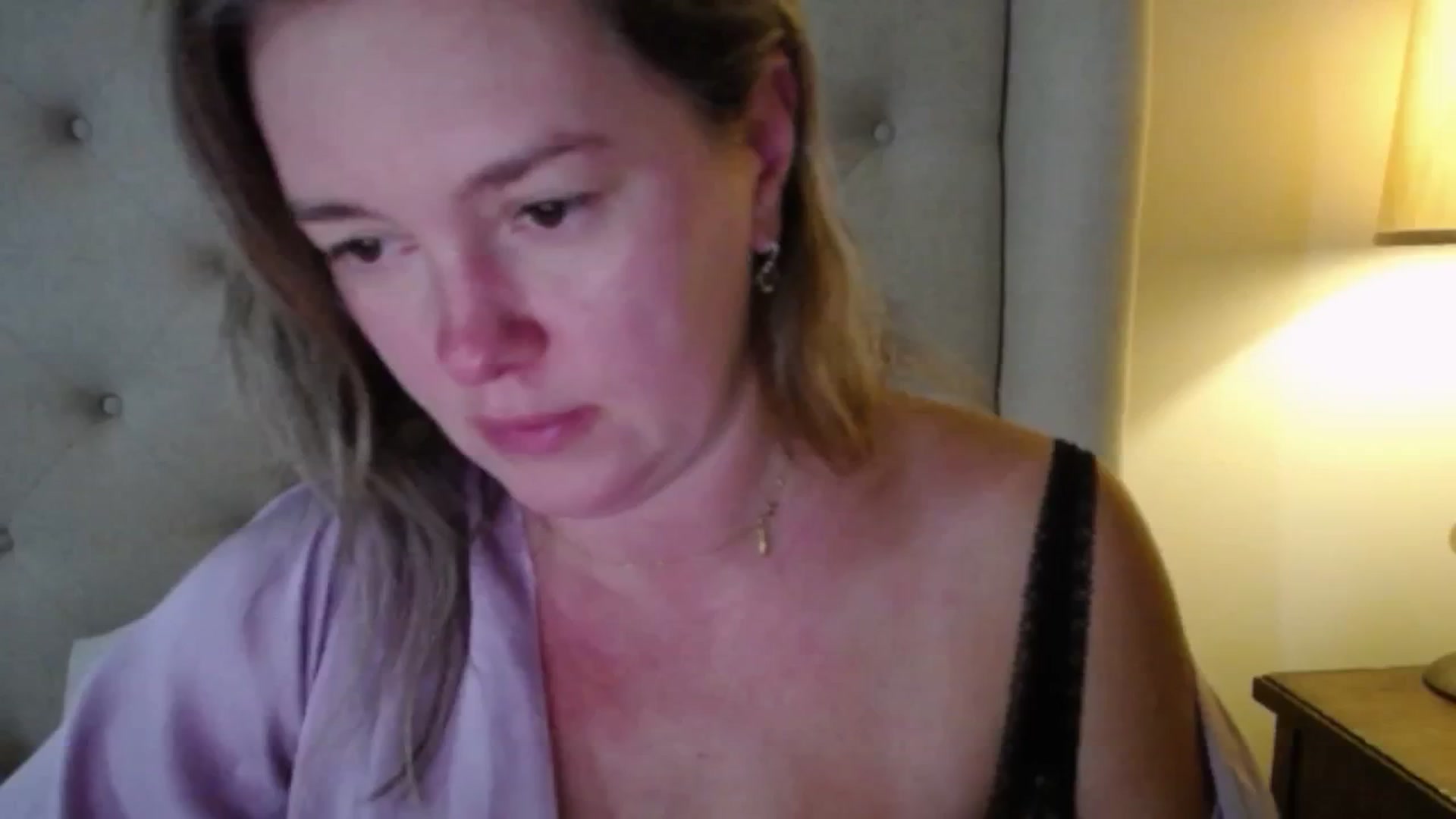Gallery image thumbnail from J0llye's myfreecams stream on, 10/27/2025, 19:37 image 7 of 20