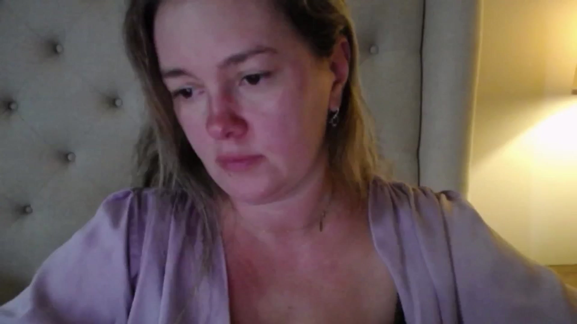 Gallery image thumbnail from J0llye's myfreecams stream on, 10/27/2025, 19:37 image 12 of 20