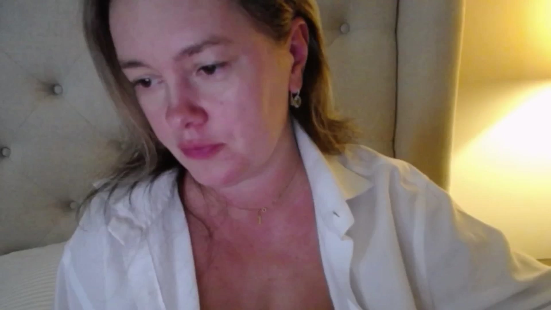 Gallery image thumbnail from J0llye's myfreecams stream on, 10/28/2025, 18:34 image 1 of 20